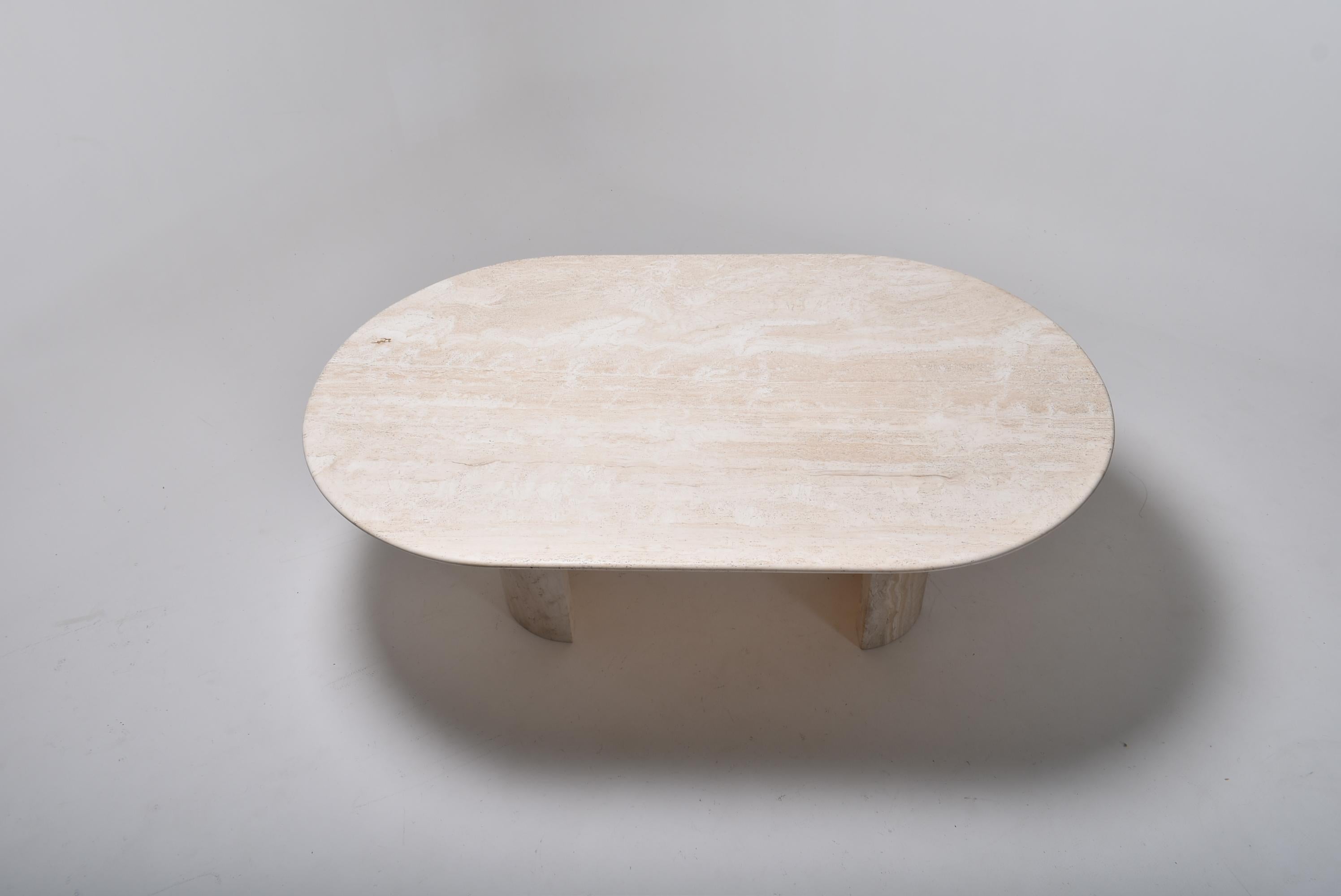 Polished Mid-Century Modern Cream Oval Travertine Dining Table, Italy, 1970