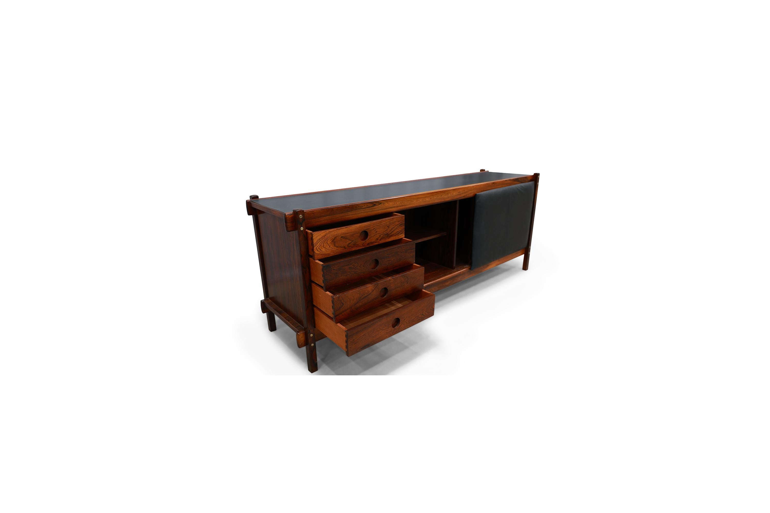 Mid Century Modern Credenza “Adolpho” in hardwood by Sergio Rodrigues, Brazil For Sale 4