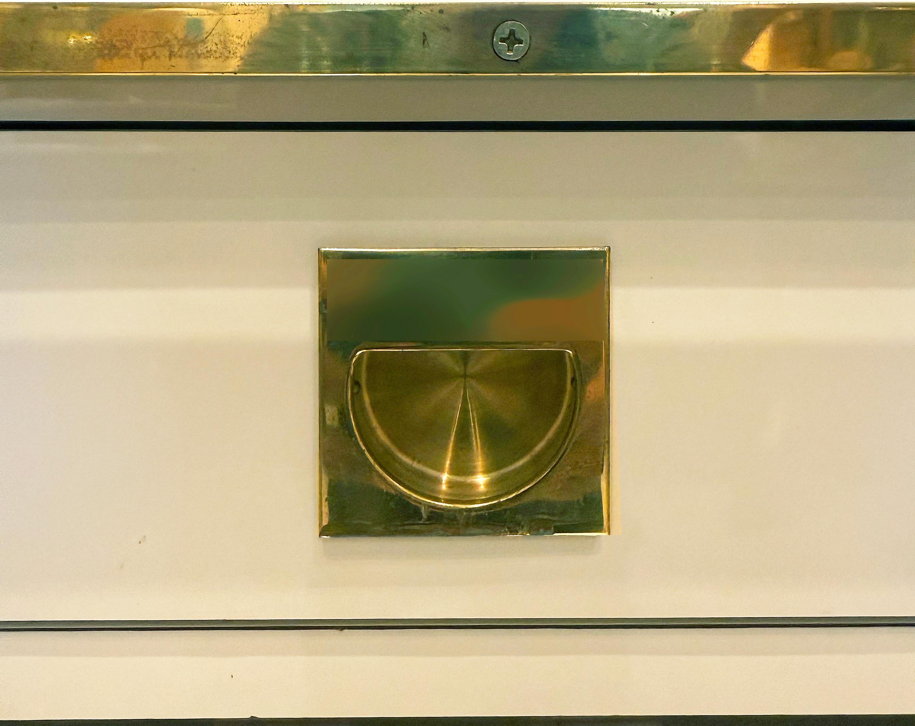 XX secolo Credenza moderna di metà secolo, ottone e vetro, ispirata a Cardin in vendita