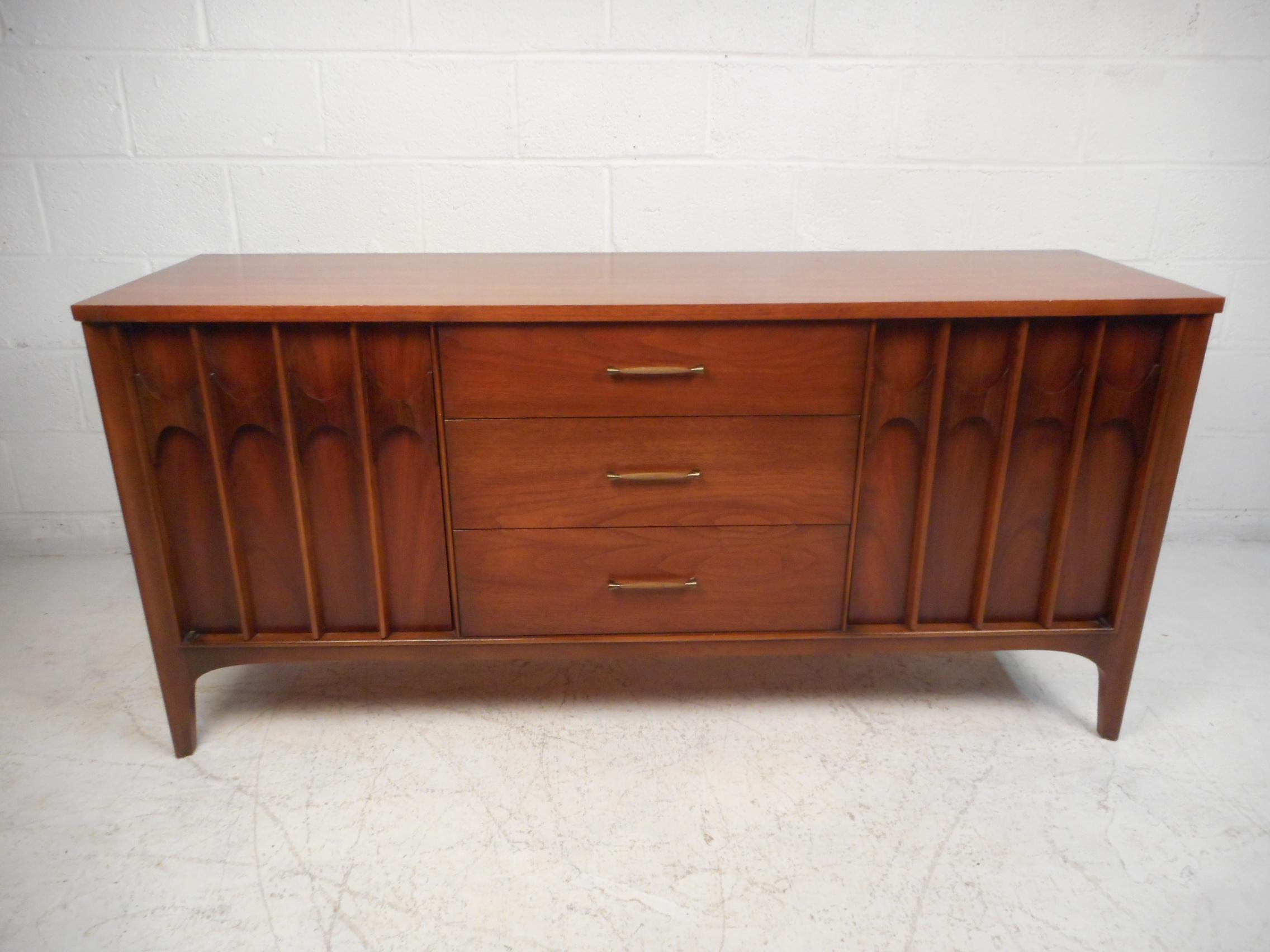 broyhill mid century credenza