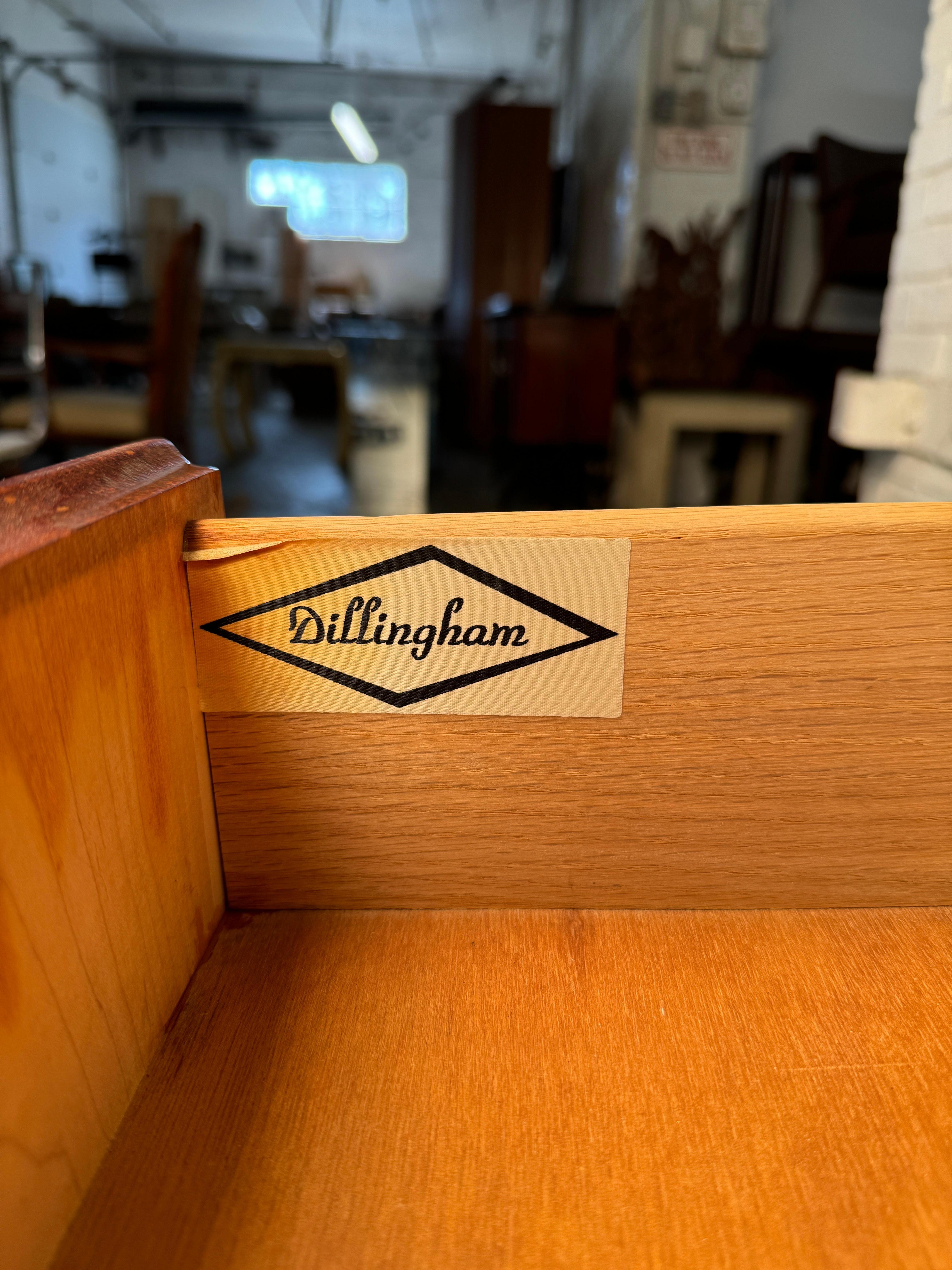 Comò moderno di metà secolo di Dillingham in vendita 9