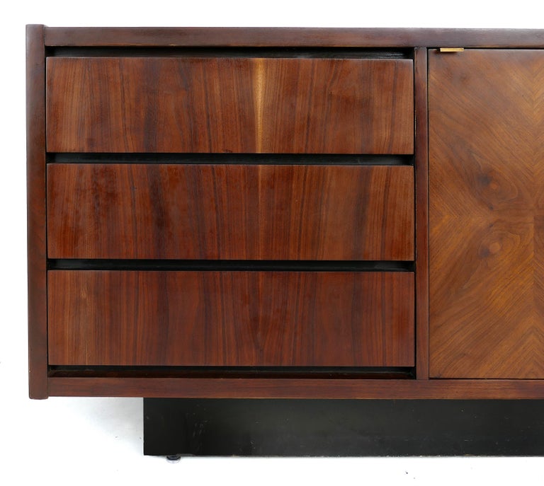 MidCentury Modern Credenza by Lane ‘Altavista, Virginia’ For Sale at