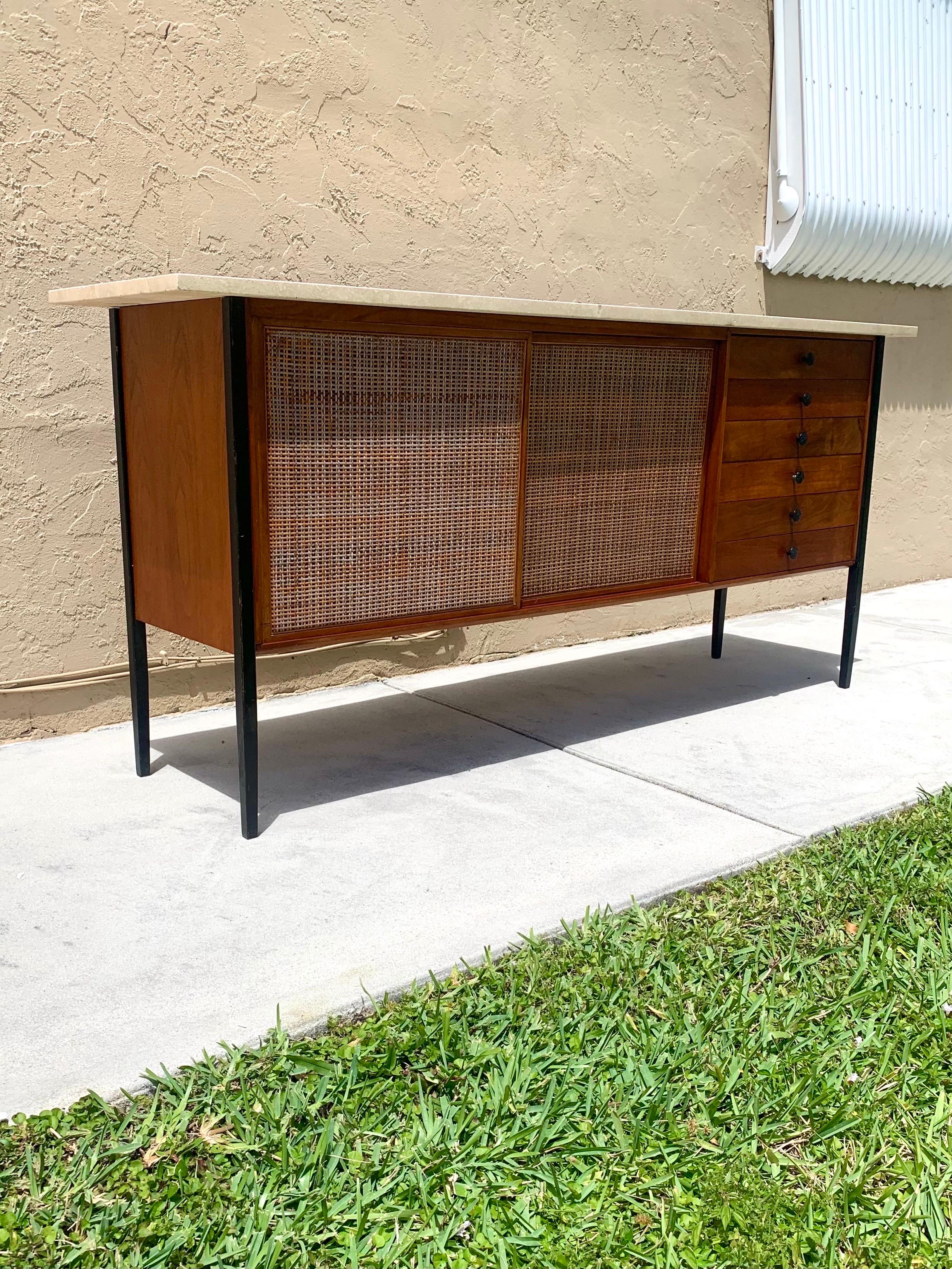 Mid Century Modern Credenza by Milo Baughman for Arch Gordon In Good Condition In Boynton Beach, FL