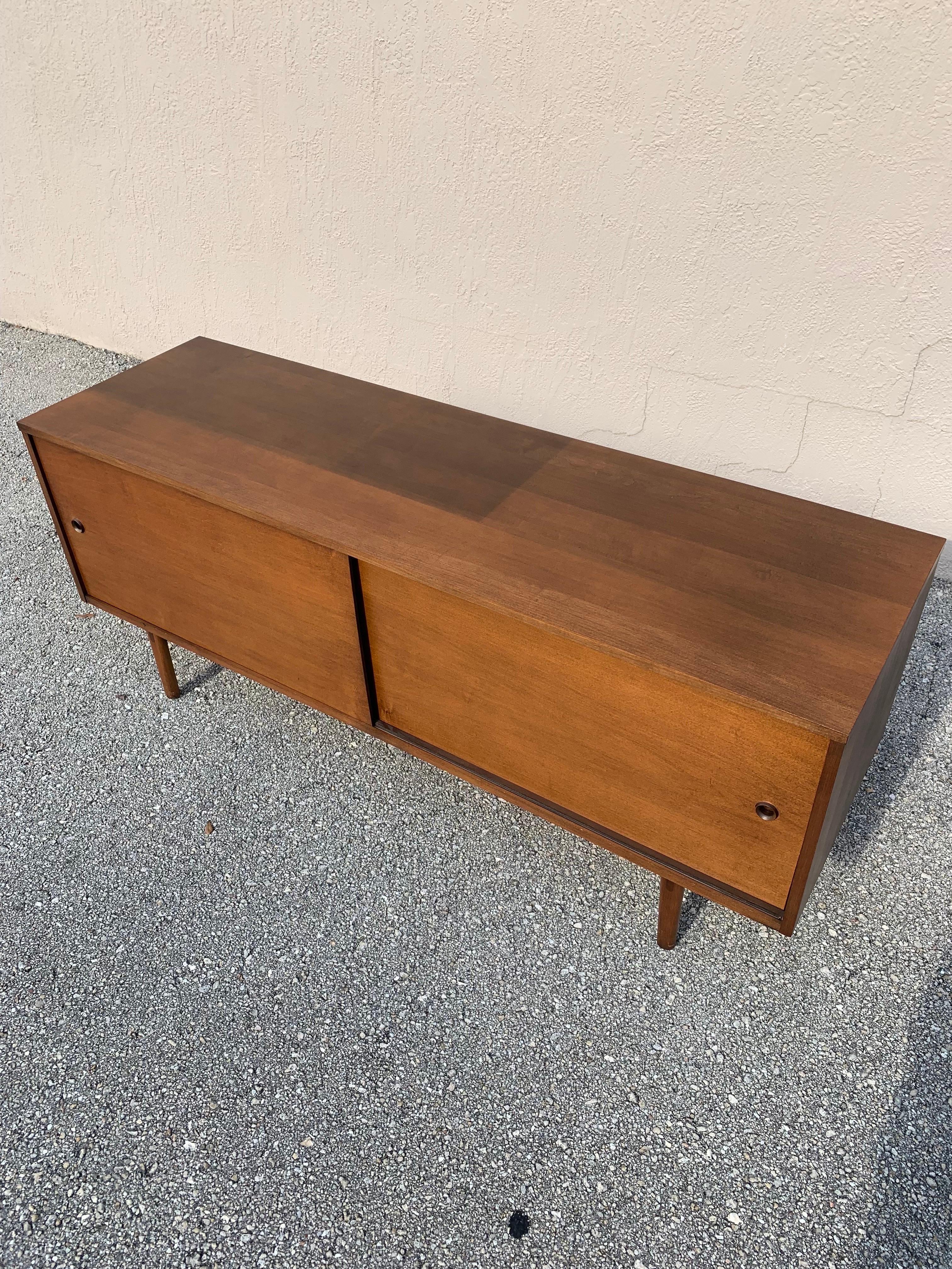 Credenza moderna di metà secolo di Paul McCobb per Planner Group #1513 in vendita 3