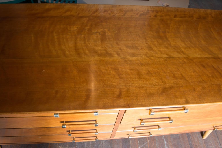 Mid-Century Modern Credenza by Renzo Rutili for Johnson Furniture In Good Condition For Sale In Stamford, CT