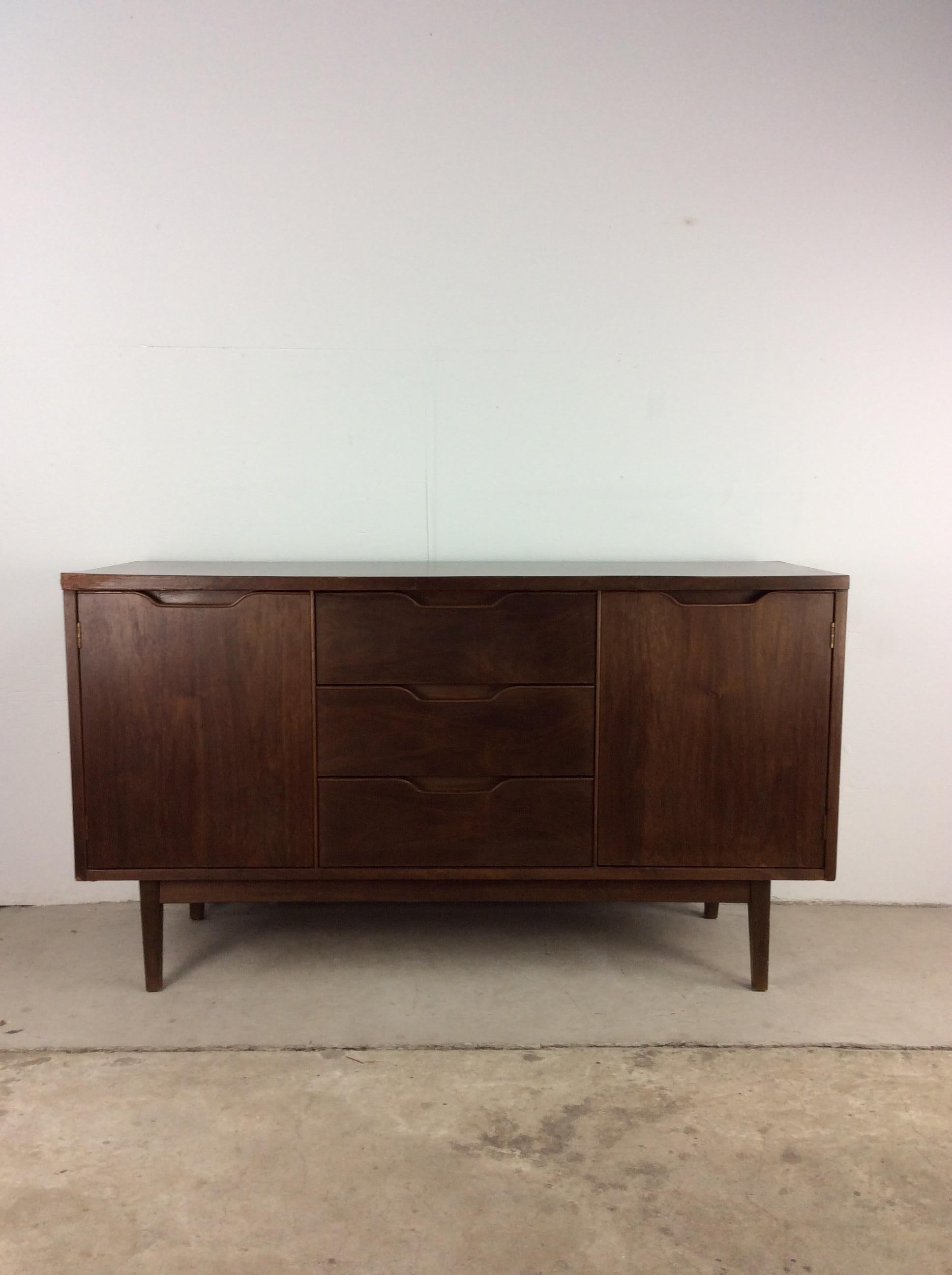 Mid-Century Modern Credenza by Stanley Furniture For Sale 14