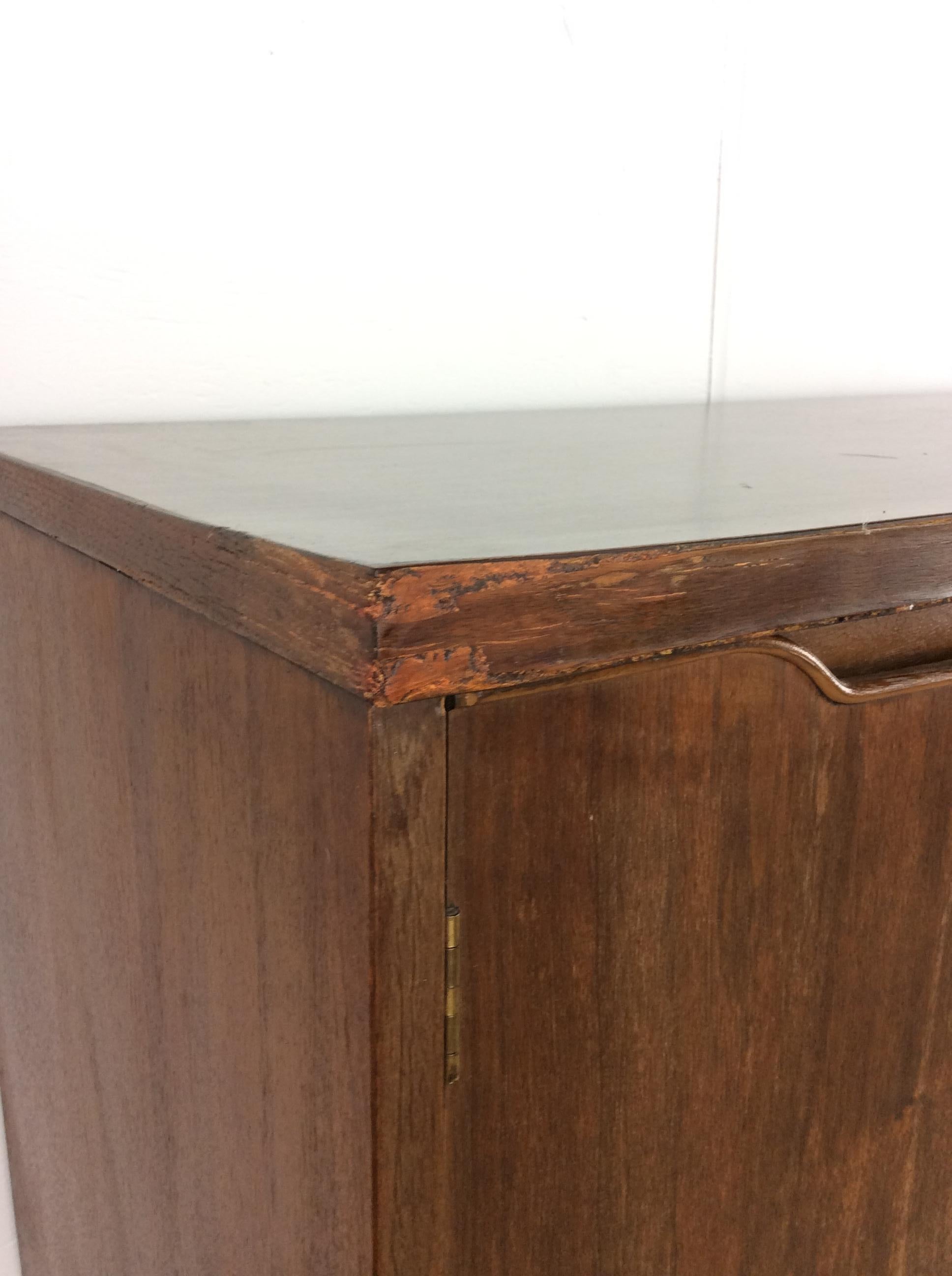 Mid-Century Modern Credenza by Stanley Furniture For Sale 2