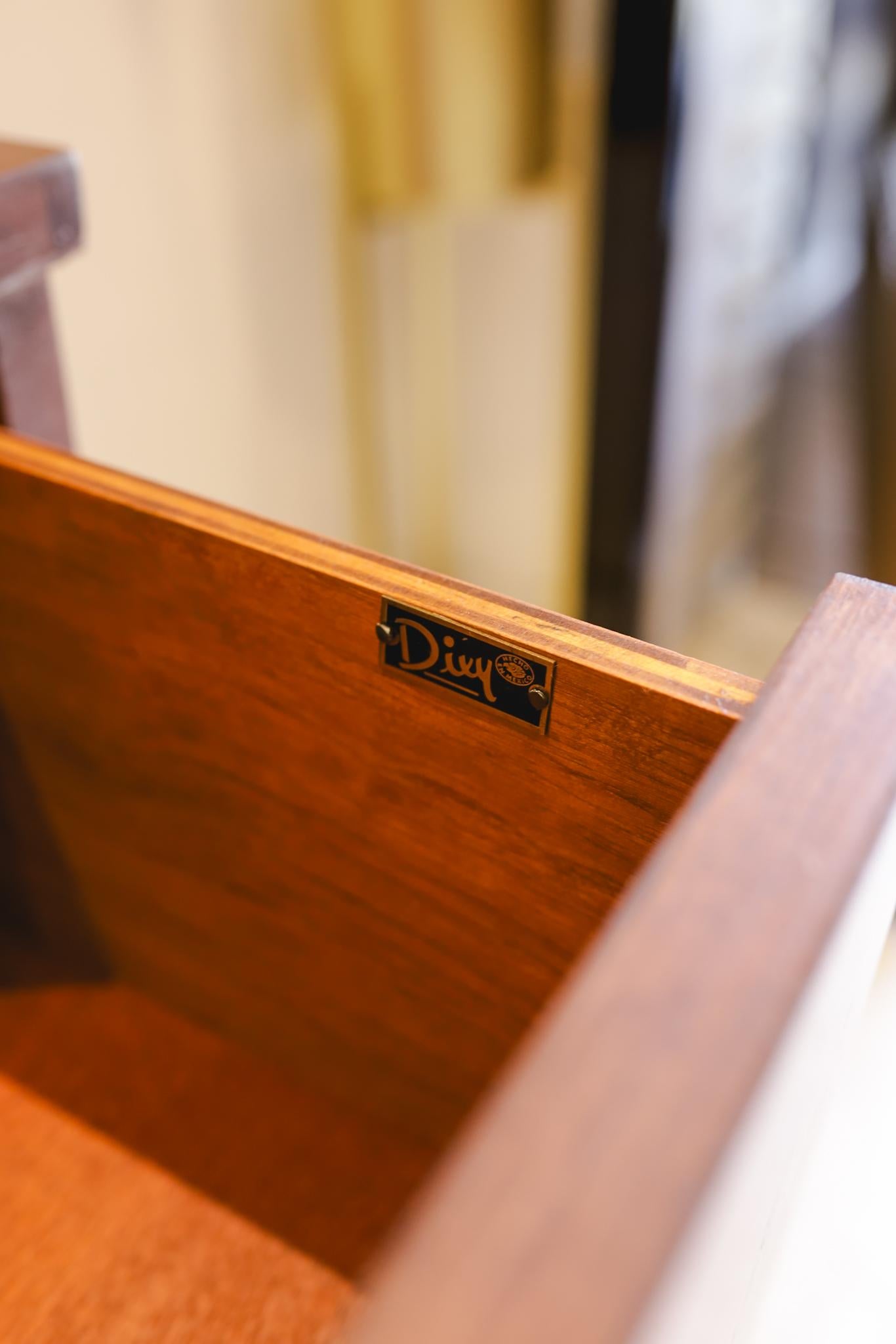 Credenza moderna di metà secolo in vendita 4