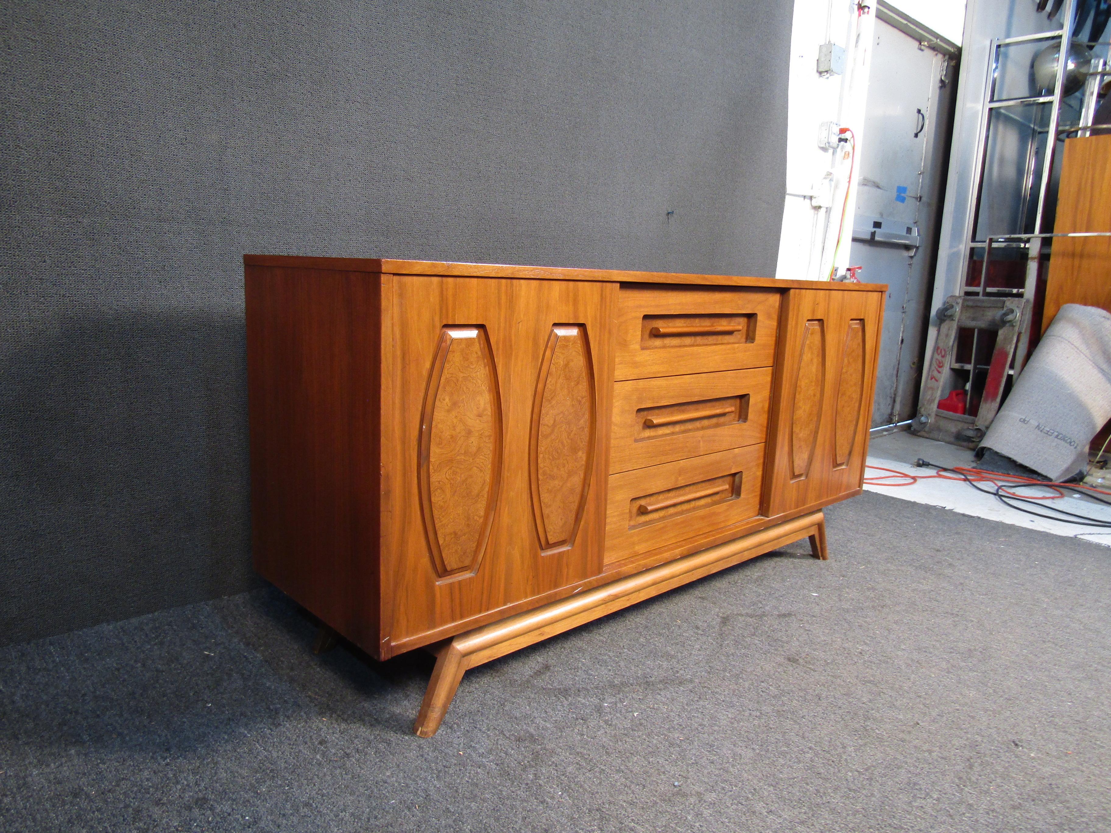 Mid-Century Modern Credenza In Good Condition In Brooklyn, NY