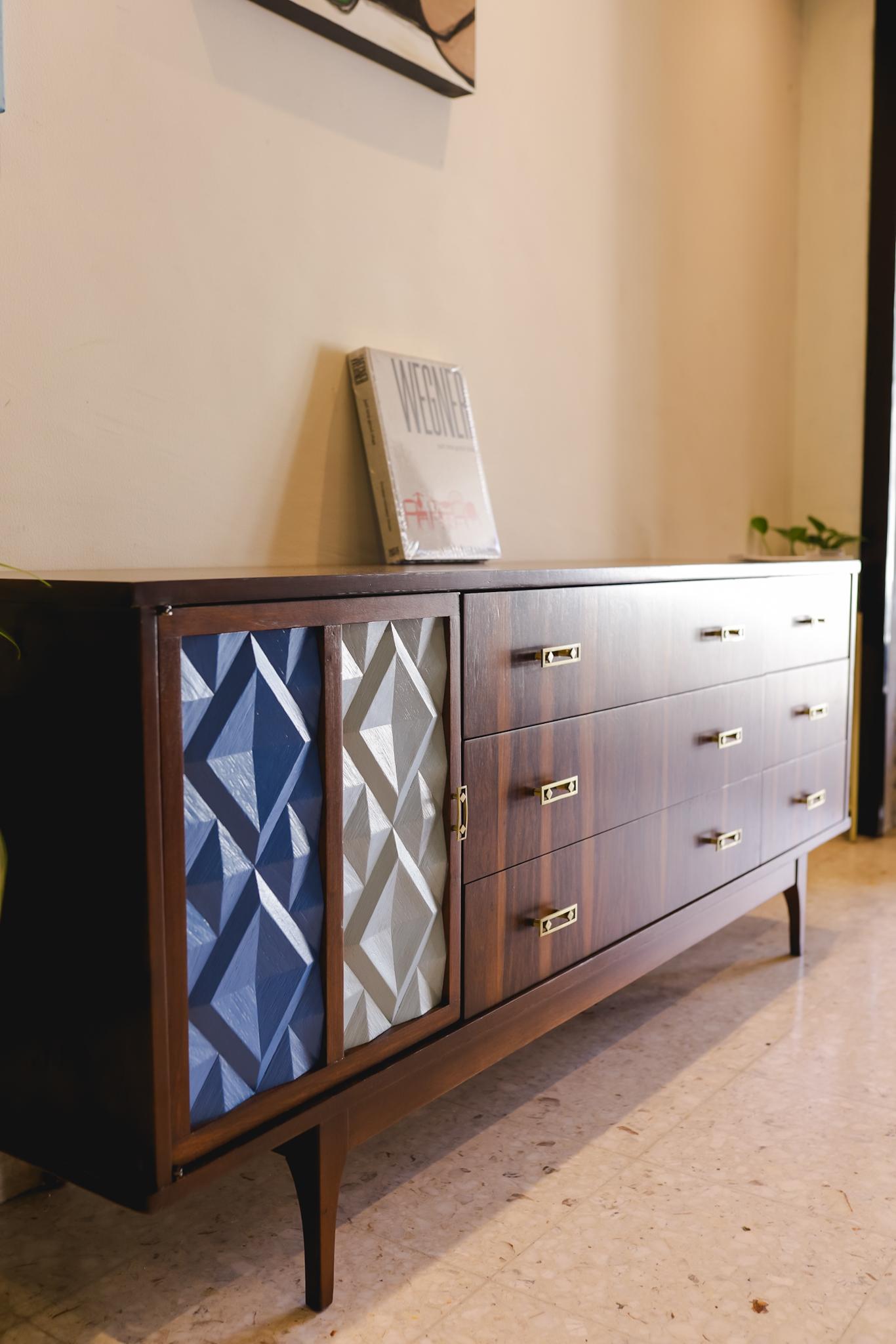 Fine XX secolo Credenza moderna di metà secolo in vendita