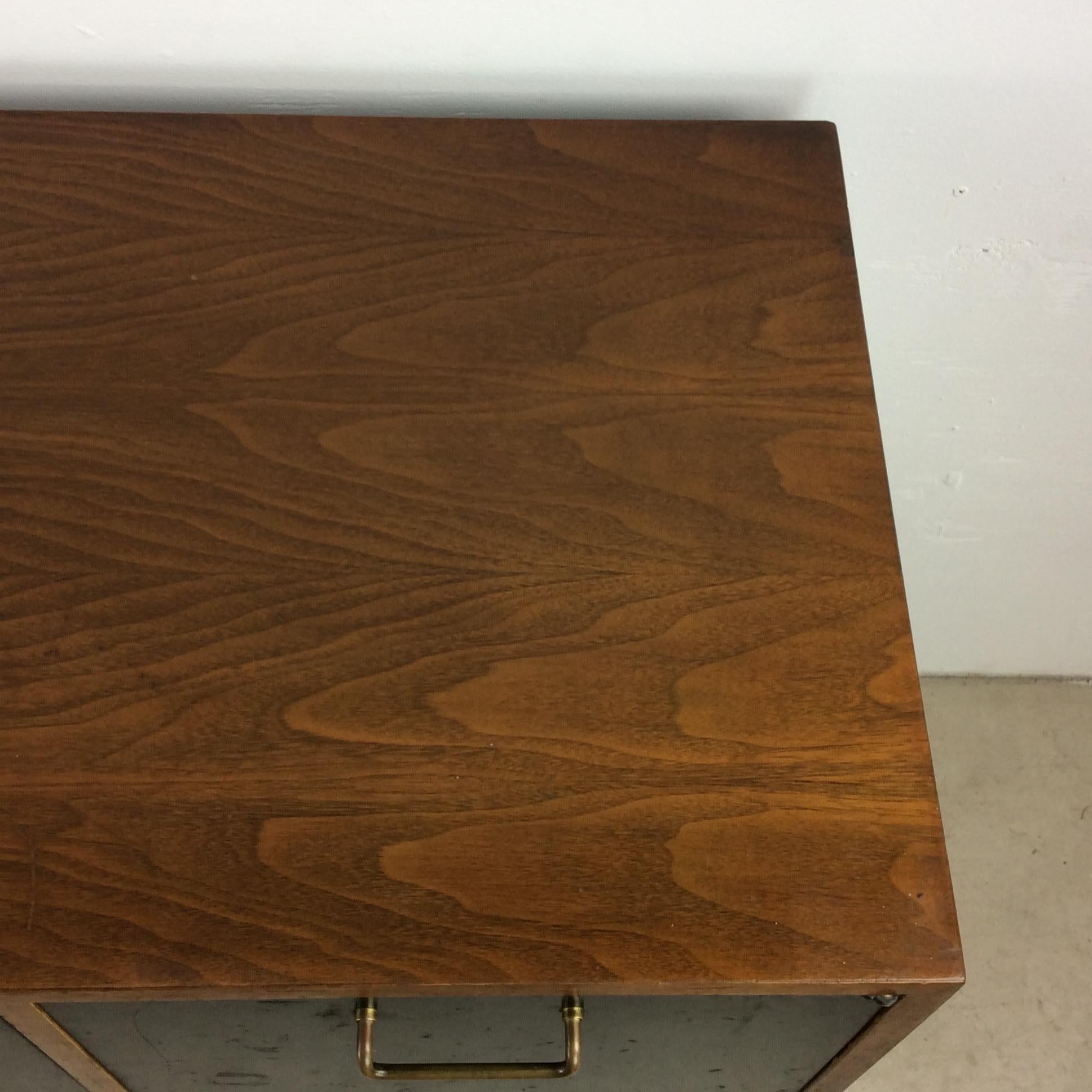 Mid-Century Modern Credenza from Dania by American of Martinsville For Sale 5