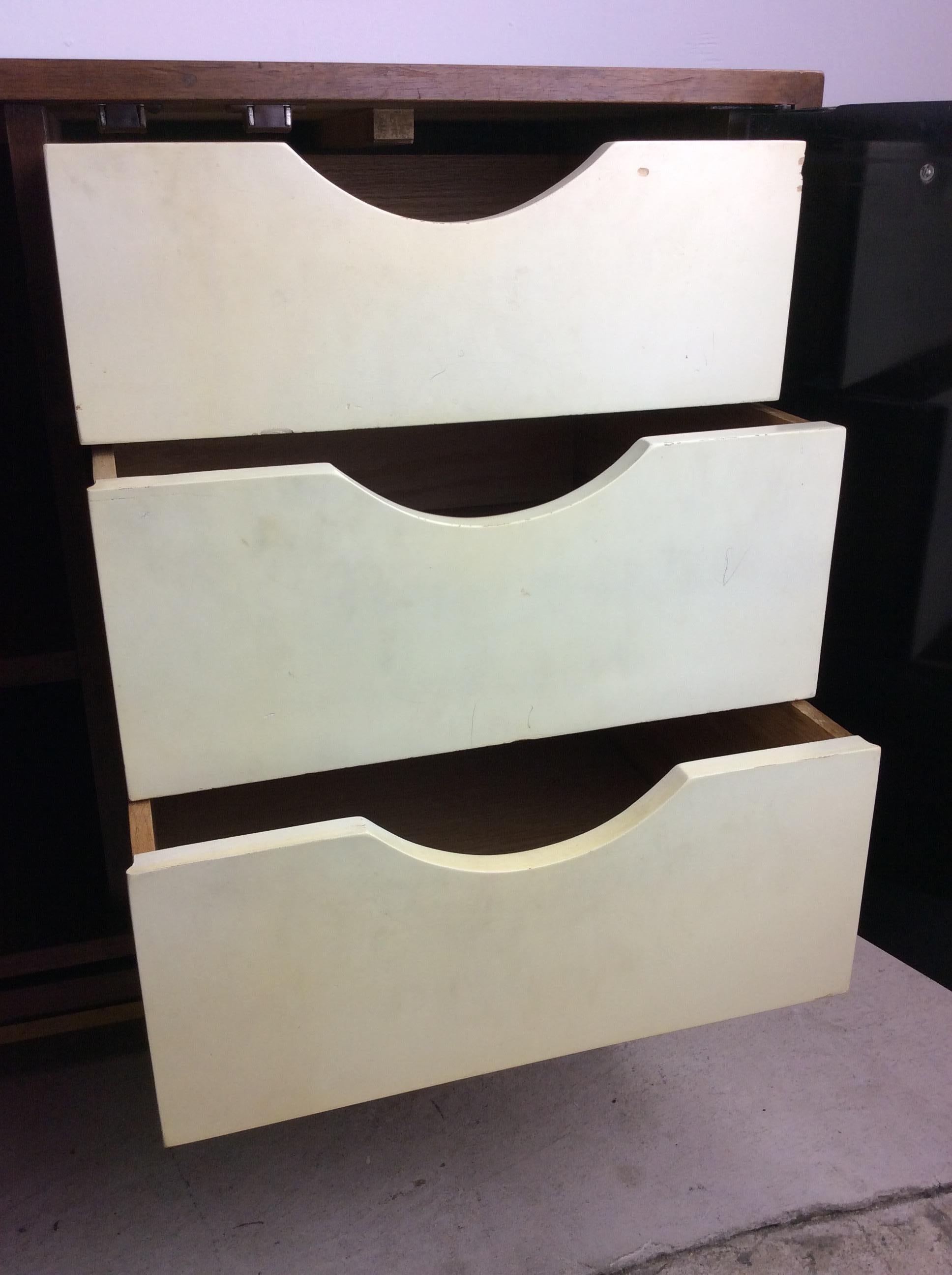 Mid-Century Modern Credenza from Dania by American of Martinsville 9