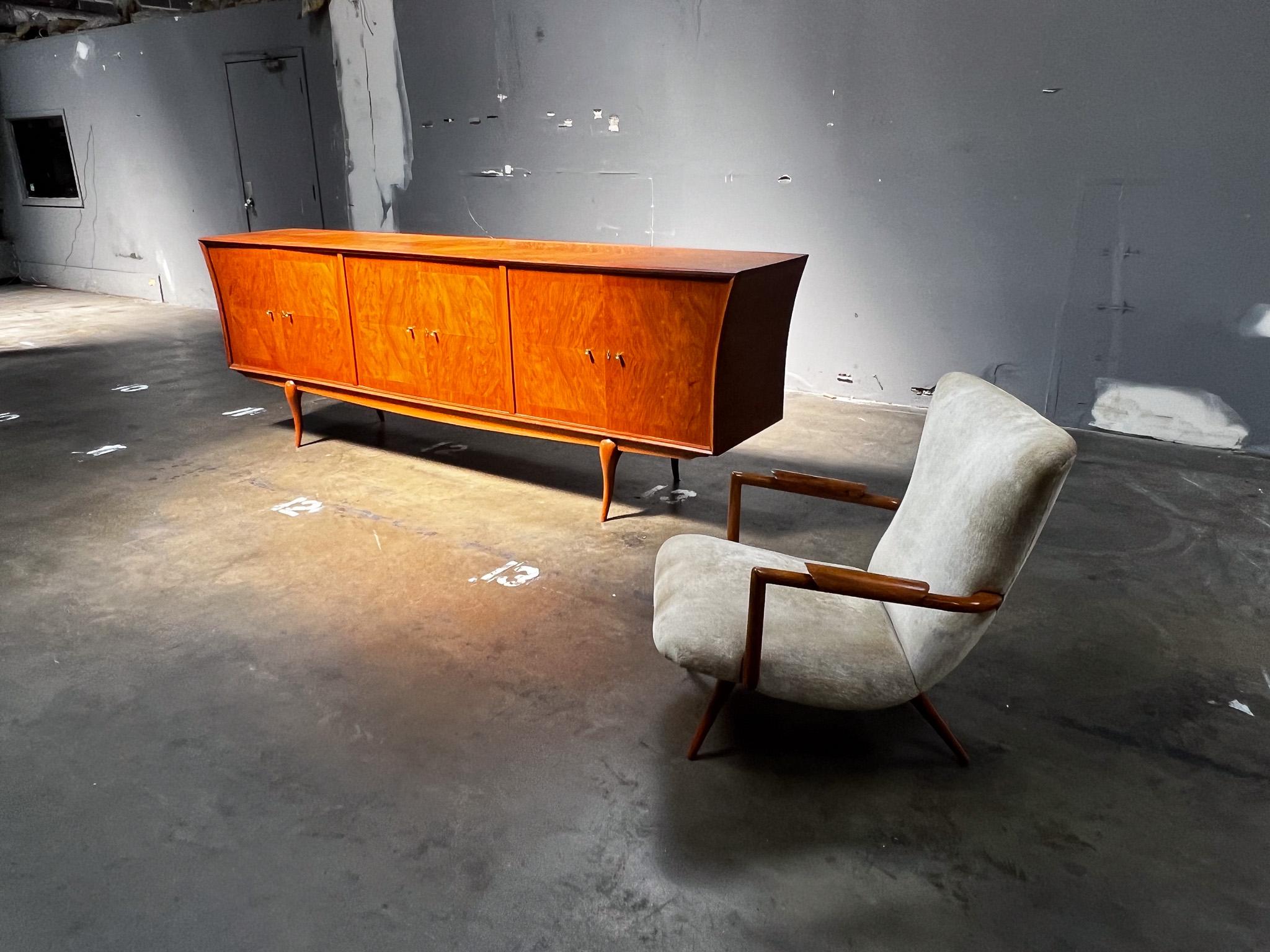 Mid-Century Modern Credenza in Caviuna Hardwood by Giuseppe Scapinelli, 1956 In Good Condition For Sale In New York, NY