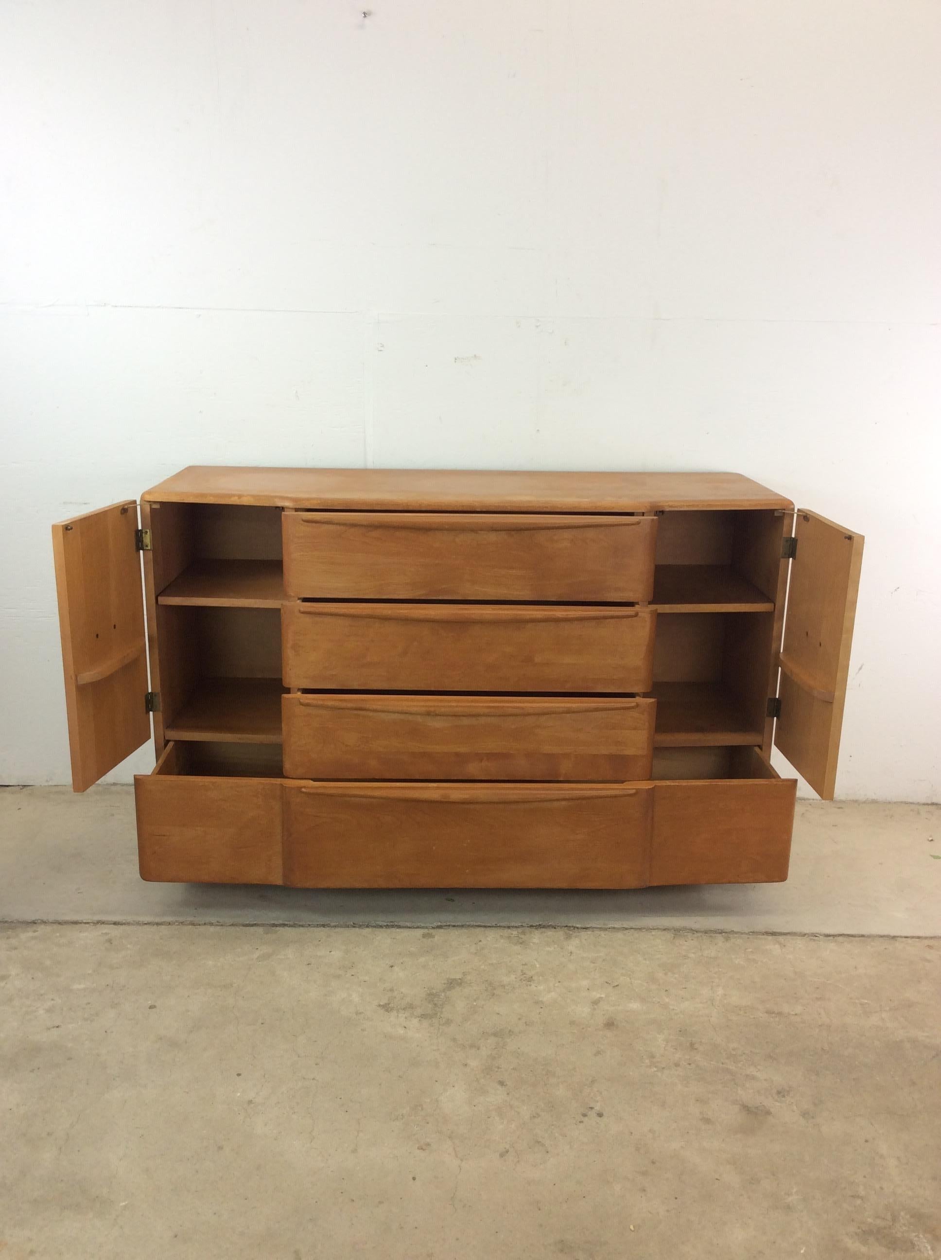 Mid Century Modern Credenza with Drawers & Cabinets by Heywood Wakefield im Angebot 7