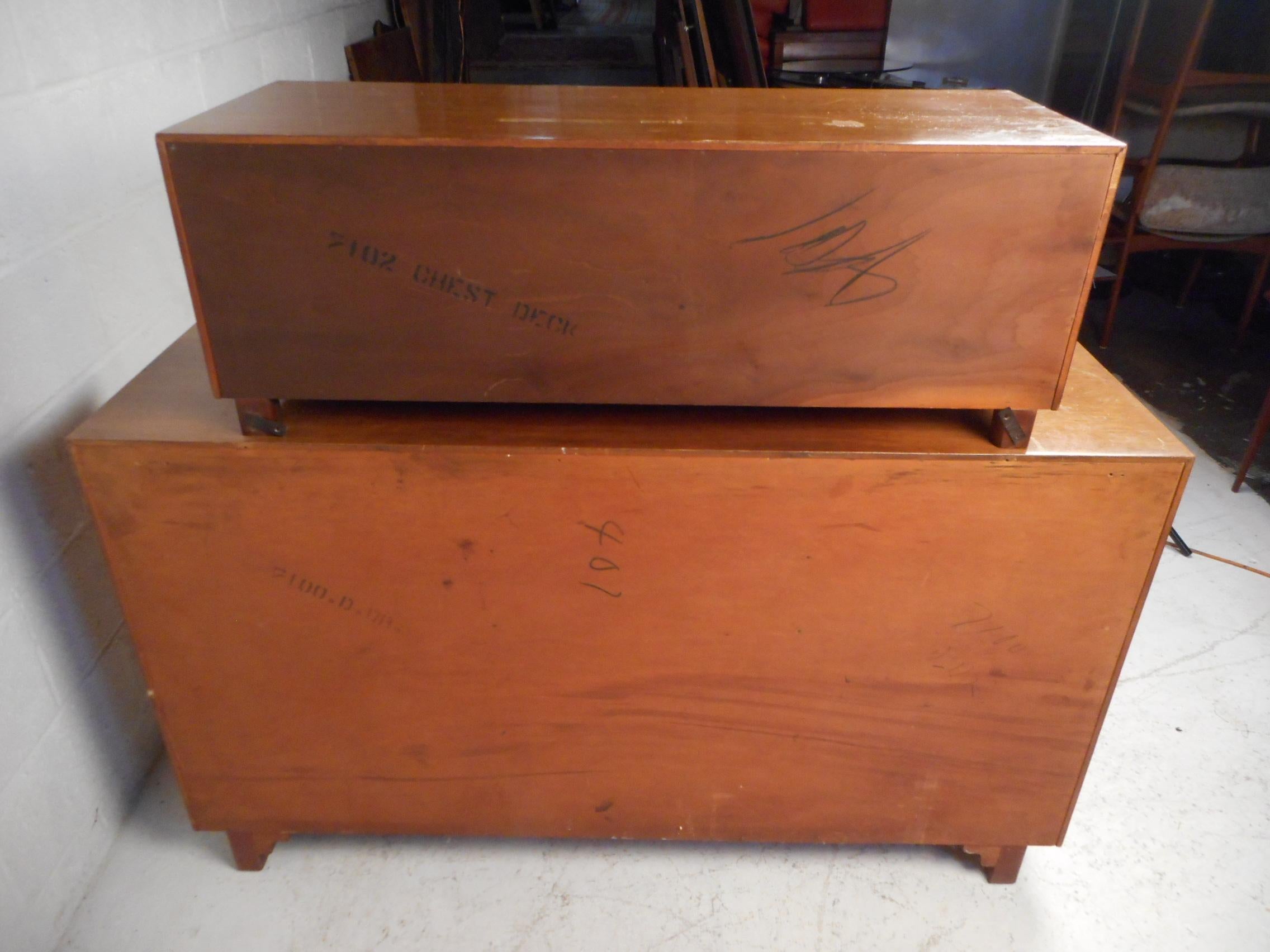 Mid-Century Modern Credenza with Topper by Hickory Manufacturing Co. 3