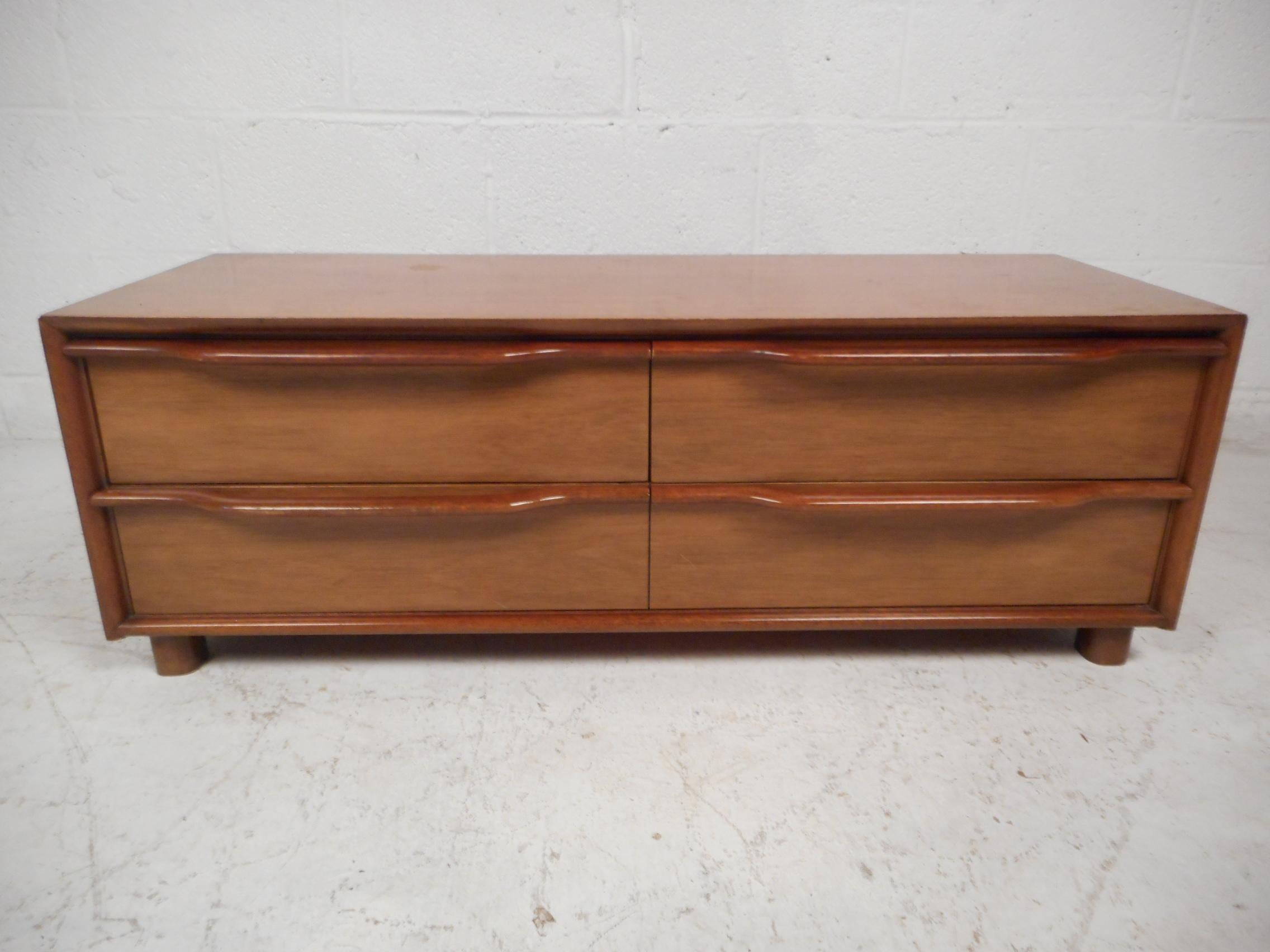 Mid-Century Modern Credenza with Topper by Hickory Manufacturing Co. 5