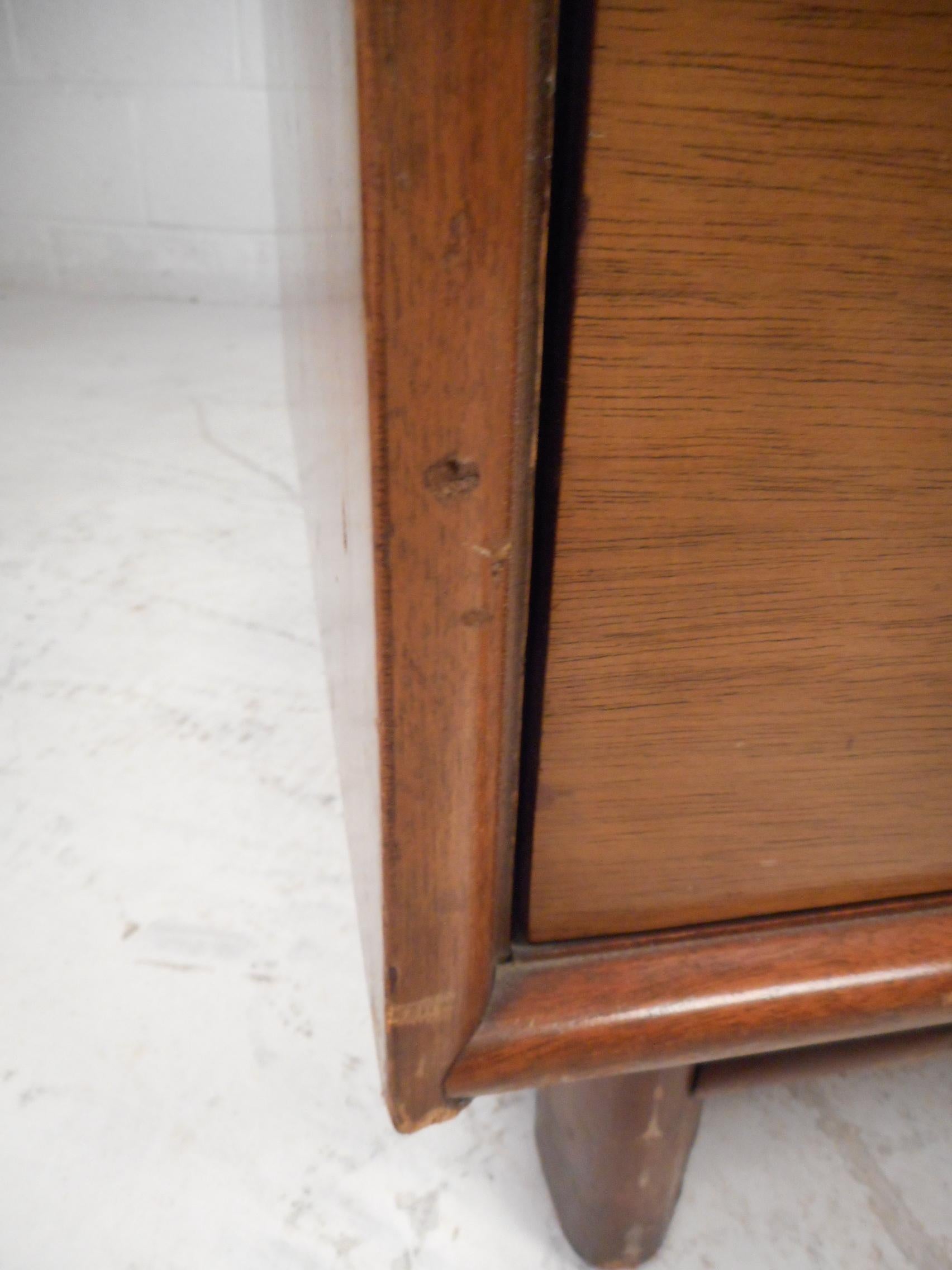Mid-Century Modern Credenza with Topper by Hickory Manufacturing Co. 10