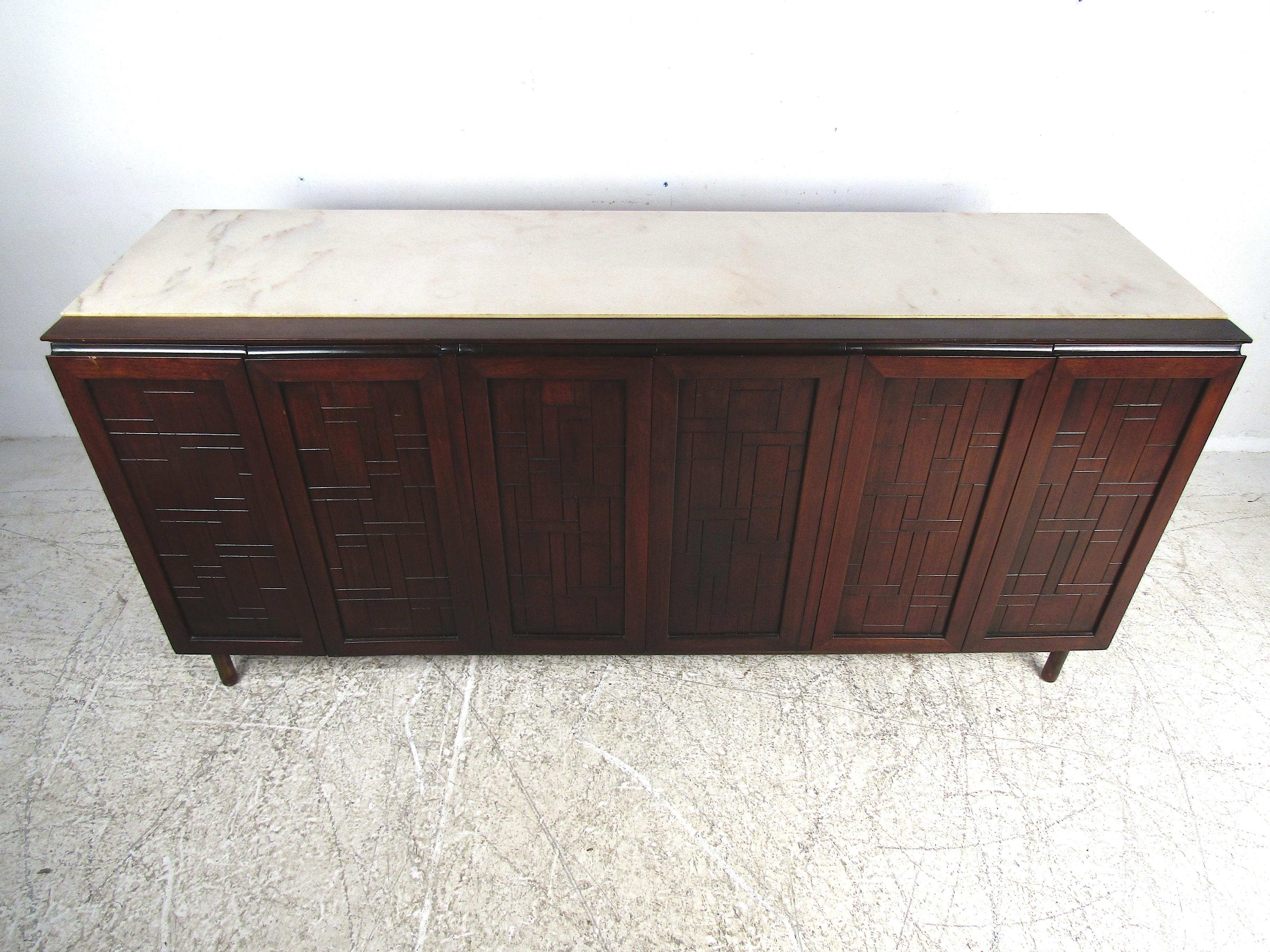 Mid-Century Modern Credenza with Travertine Topper from John Stuart In Good Condition For Sale In Brooklyn, NY