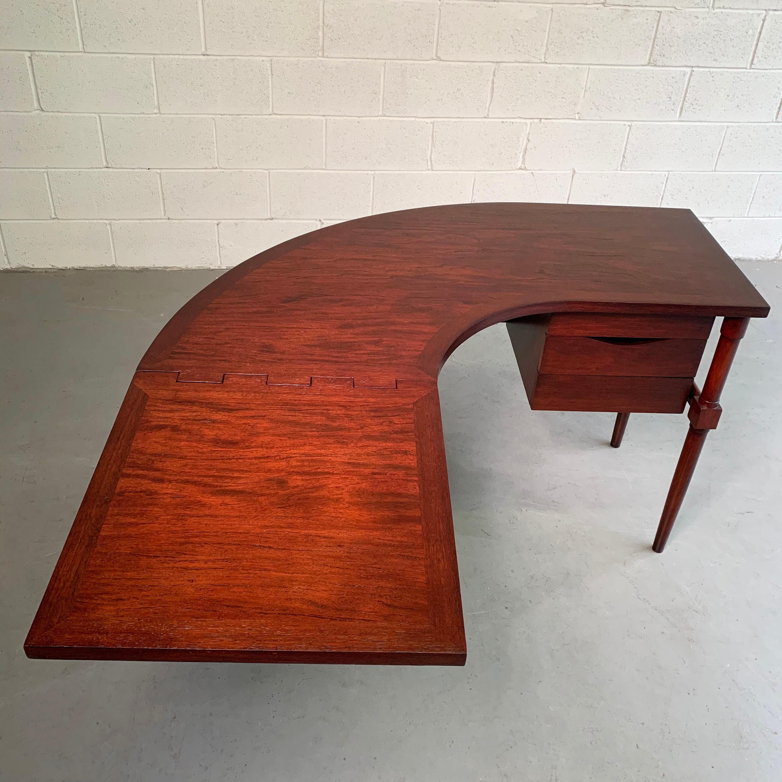 Mid-Century Modern Crescent Shape Drop-Leaf Desk In Good Condition In Brooklyn, NY