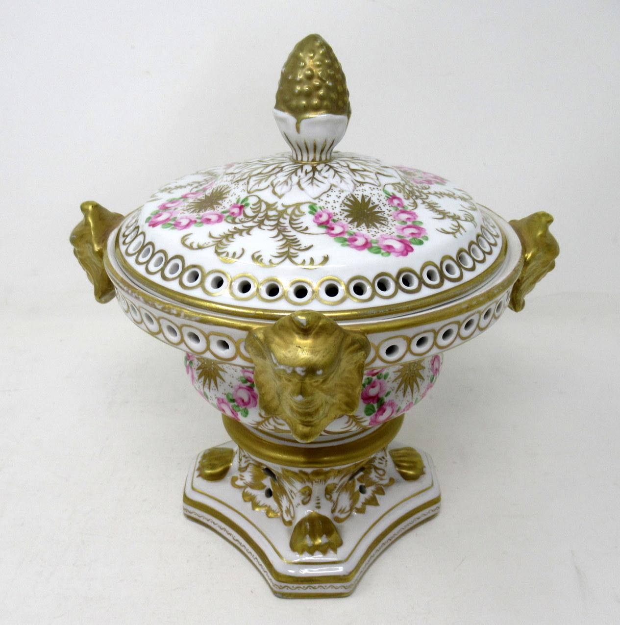Mid-Century Modern Crown Derby Style Pair Urns Vases Pot Pourri Centerpieces In Good Condition In Dublin, Ireland