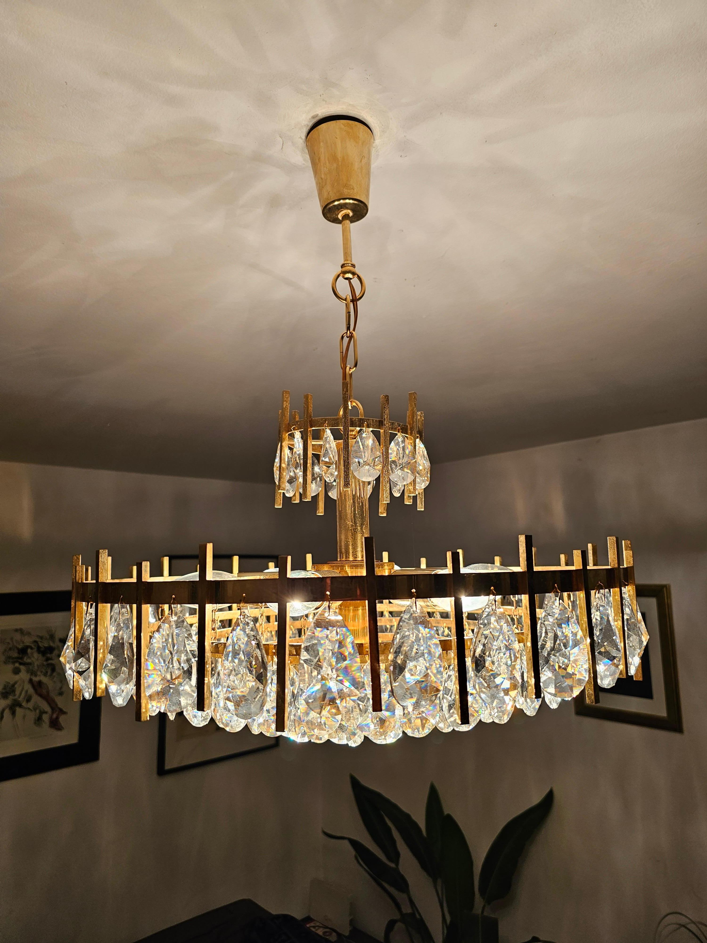Austrian Mid Century Modern Crystal and Brass Chandelier by Bakalowits, Austria 1960s For Sale