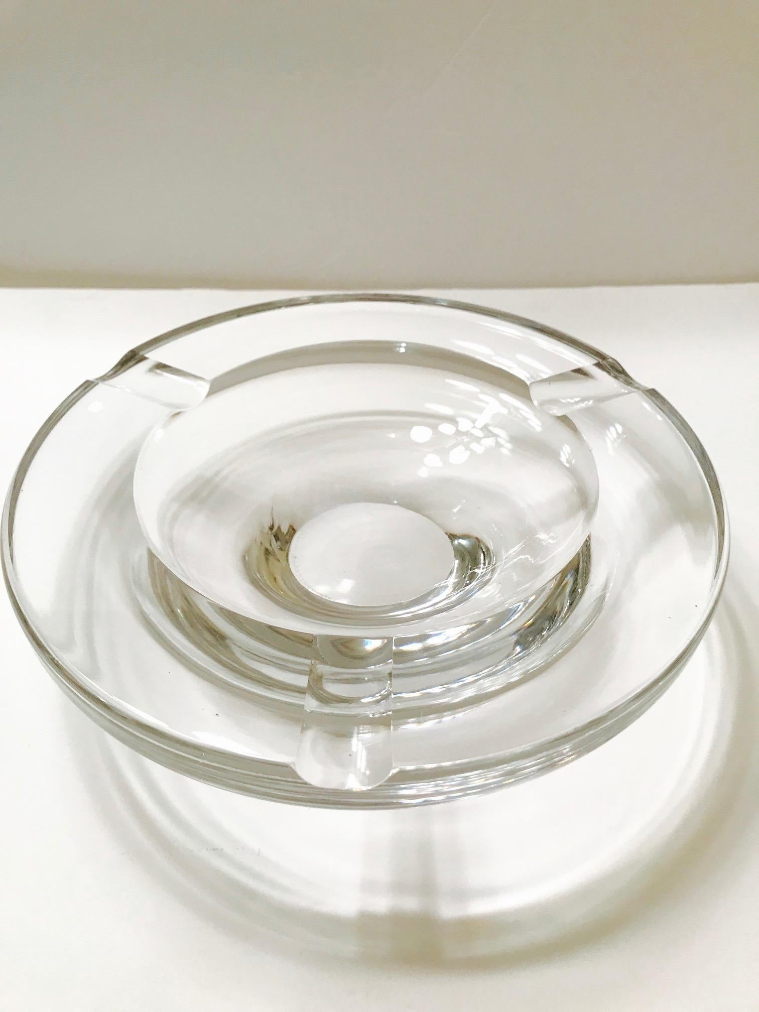 Mid-Century Modern Crystal Ashtray by Lindstrand for Kosta Boda, Sweden, 1960s In Good Condition In Fort Lauderdale, FL