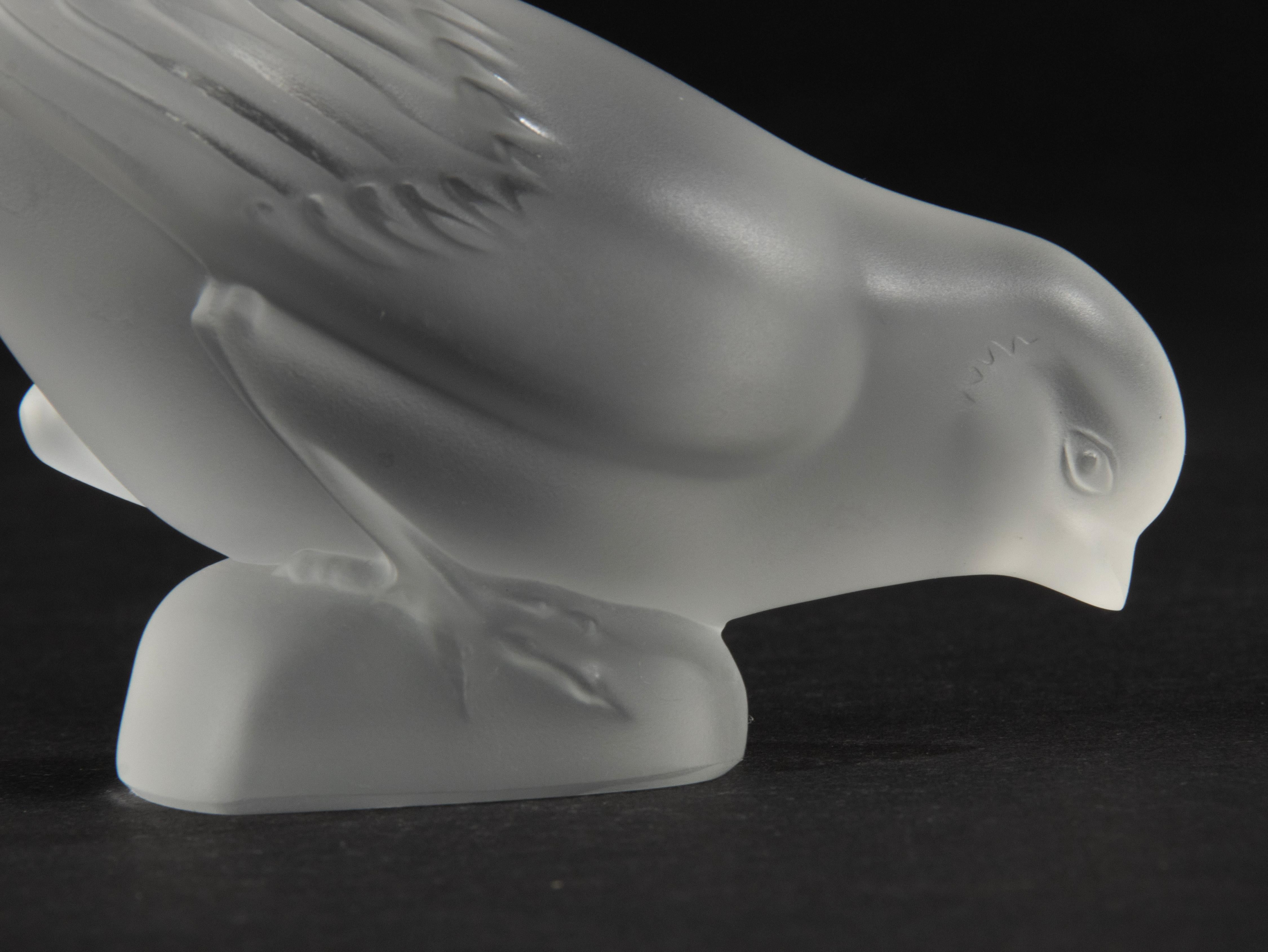 Mid-Century Modern Crystal Bird Made by Lalique France For Sale 4