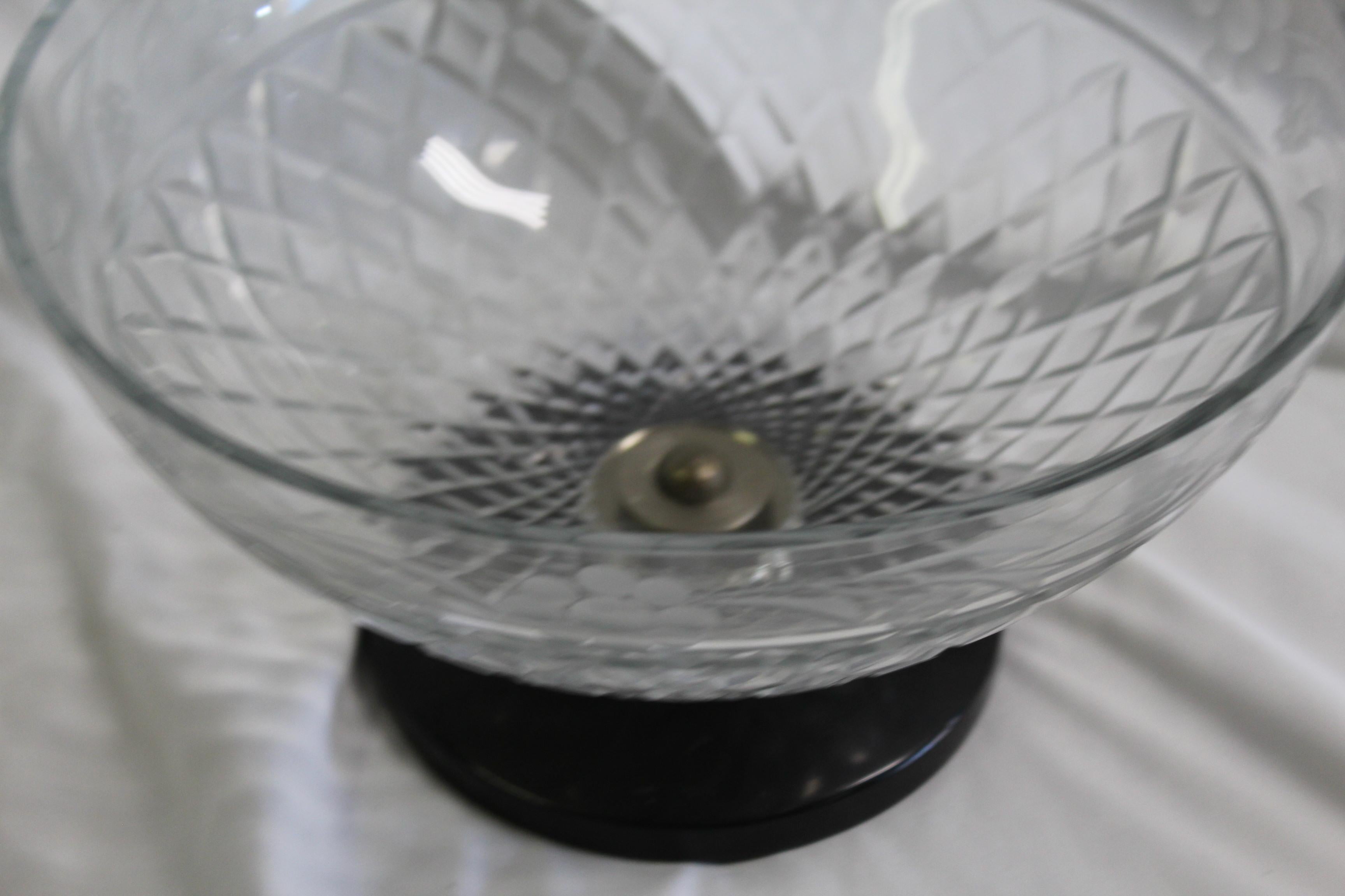 North American Mid-Century Modern Crystal Bowl For Sale