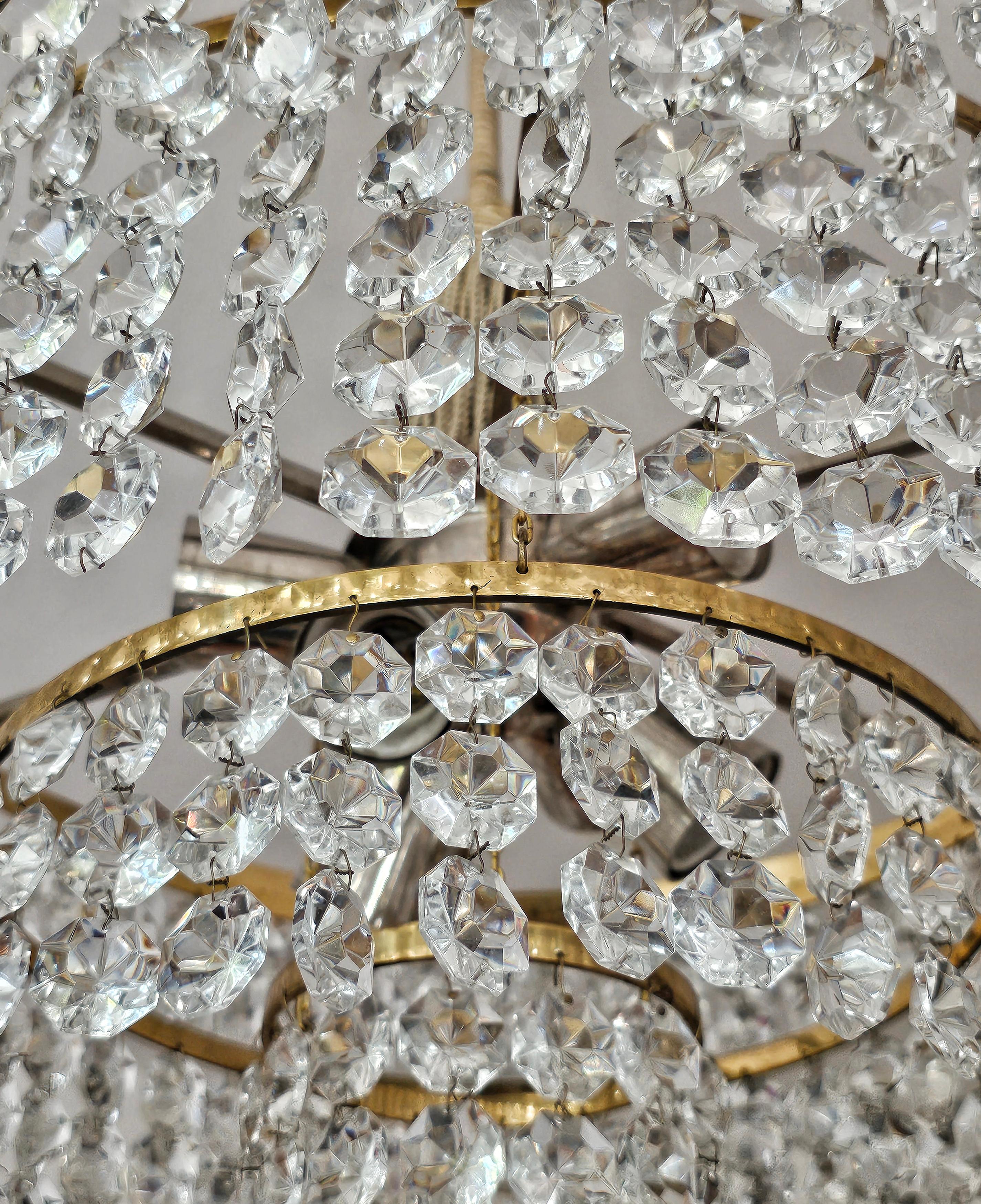 Mid Century Modern Crystal Chandelier attr. to Bakalowits, Austria 1960s In Good Condition For Sale In Beograd, RS
