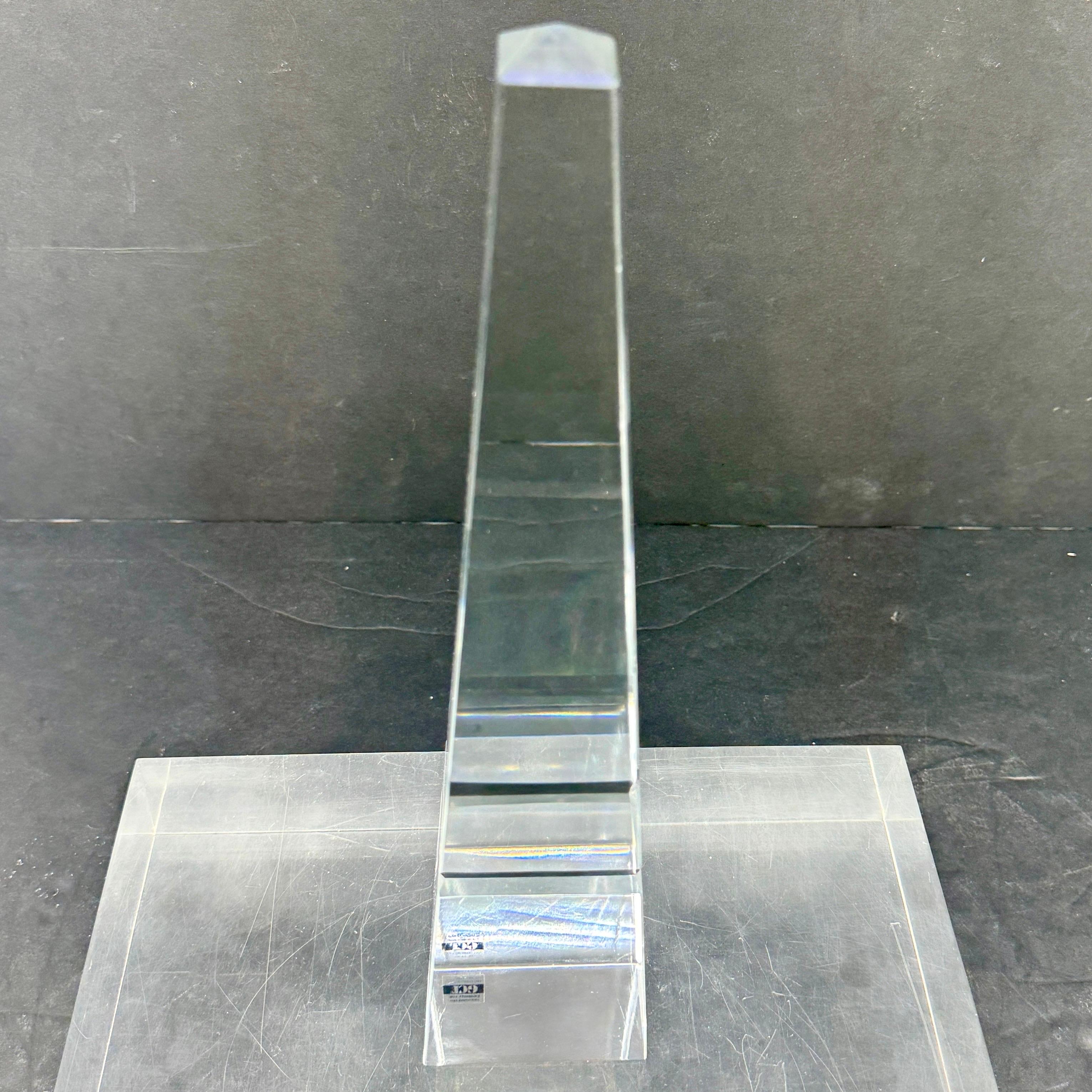 Mid-Century Modern Crystal Faceted Obelisk Sculpture In Good Condition For Sale In Haddonfield, NJ