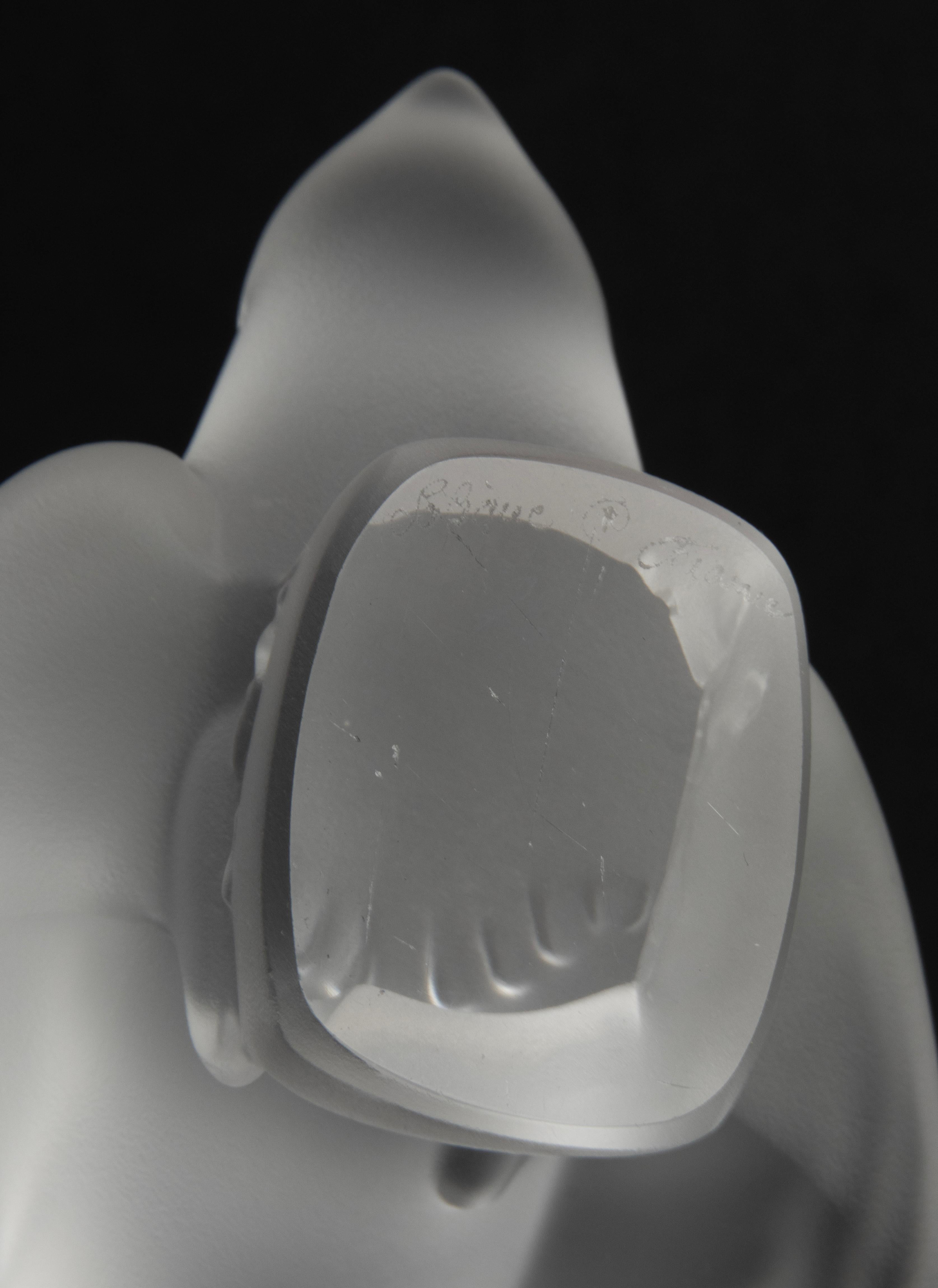 Mid-Century Modern Crystal Figurine of a Bird, Lalique Moineau Hardi In Good Condition In Casteren, Noord-Brabant