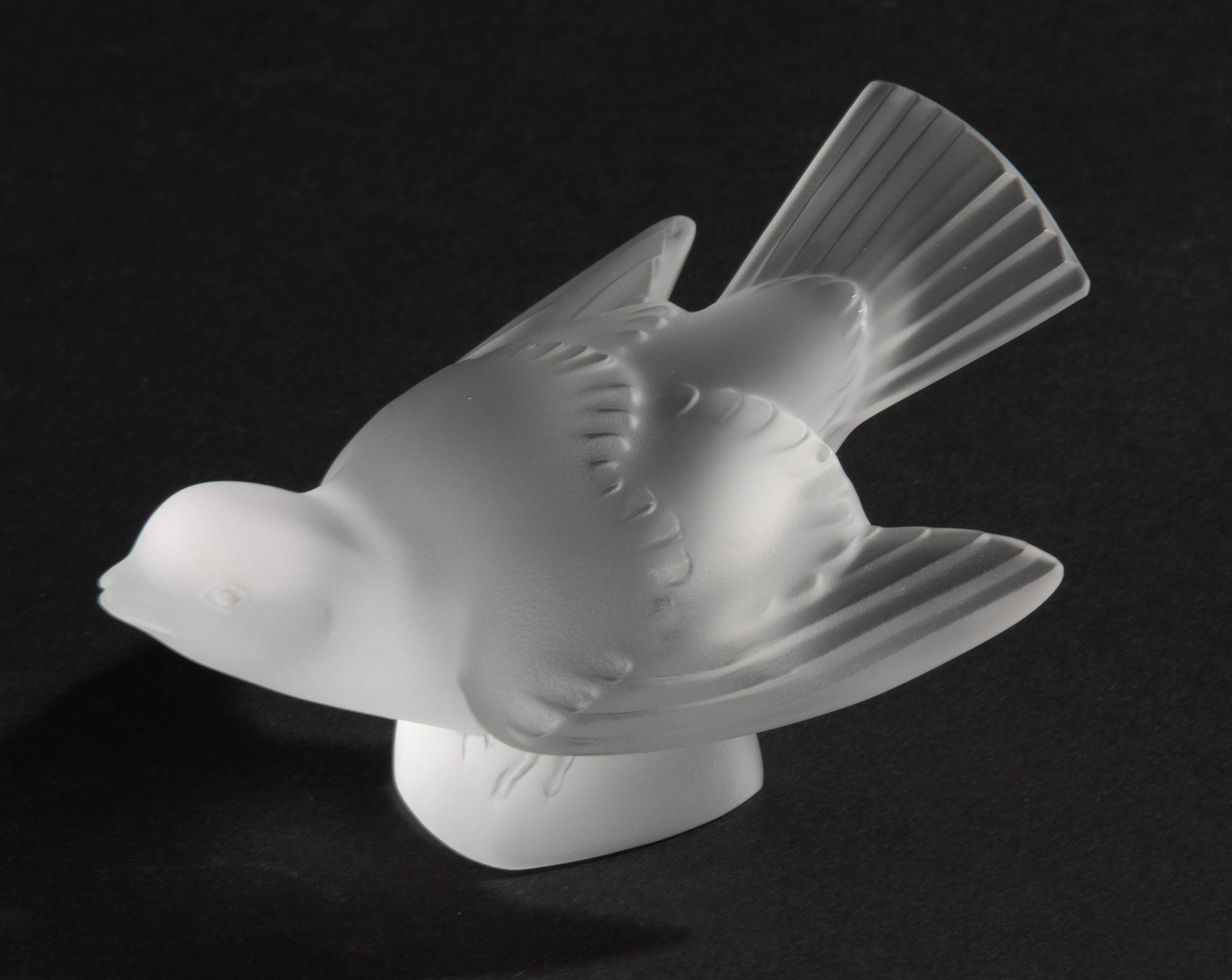 Late 20th Century Mid-Century Modern Crystal Figurine of a Bird, Lalique Moineau Hardi