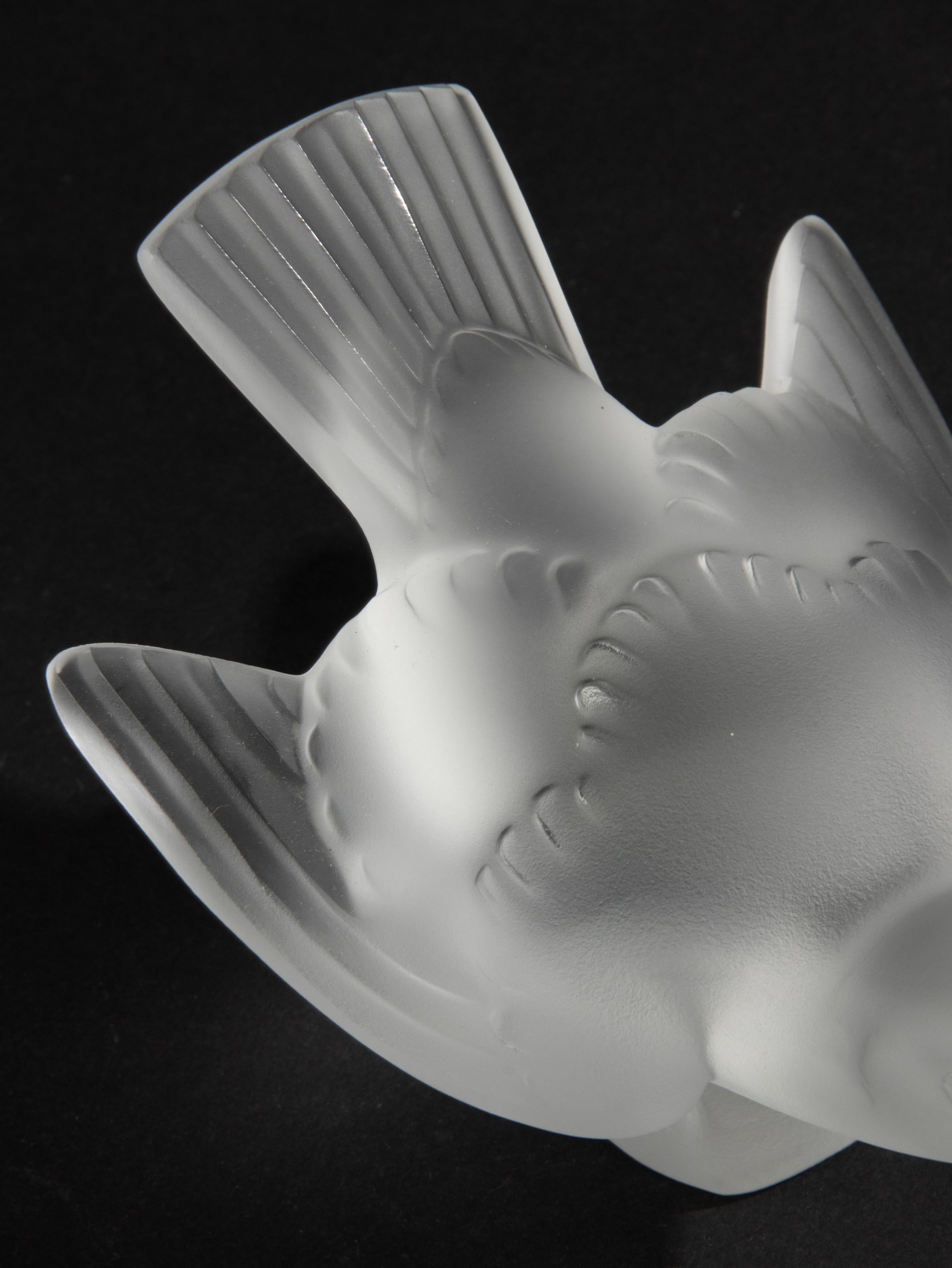 Mid-Century Modern Crystal Figurine of a Bird, Lalique Moineau Hardi 1