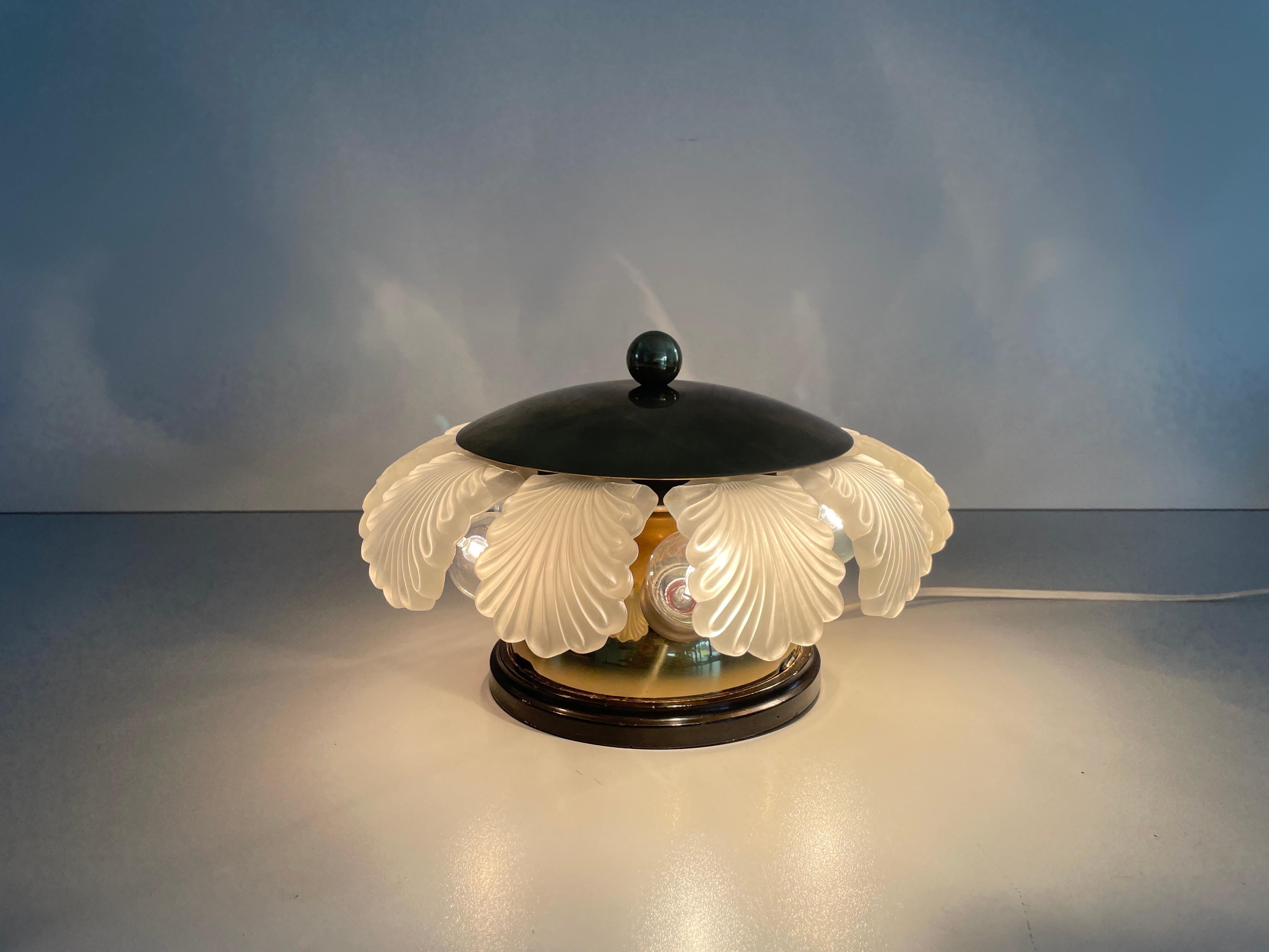 Empotrable moderno de mediados de siglo de cristal, latón y madera, años 60, Alemania en venta 8