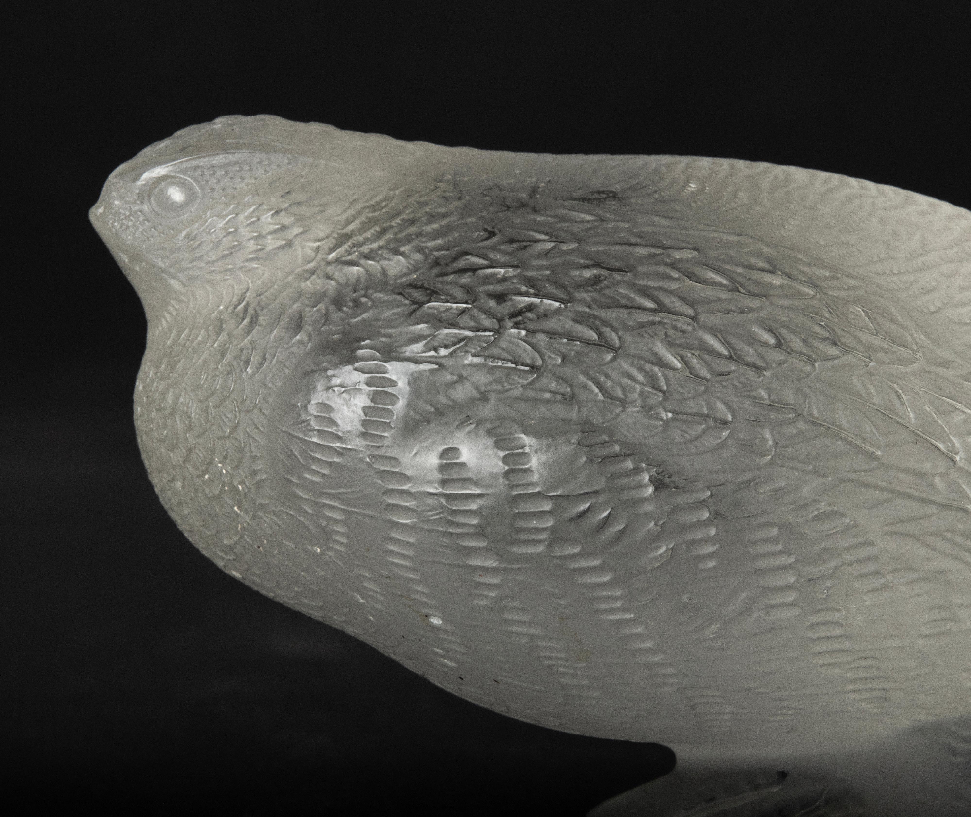 Mid-Century Modern Crystal Paperweight / Figurine of a Quail Bird, Lalique For Sale 1