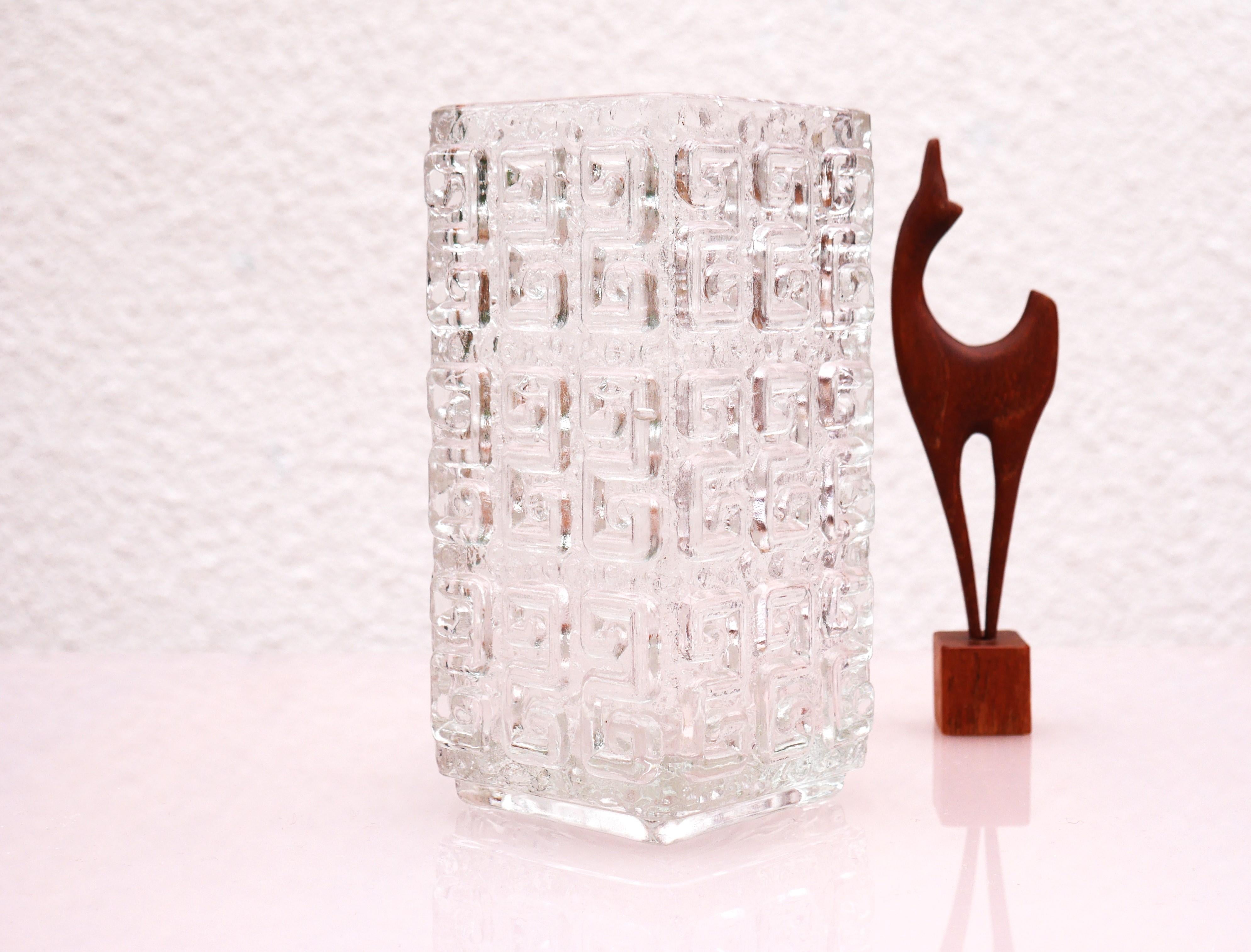 Mid-century modern crystal vase from Riihimäen lasi made by Tamara Aladin For Sale 1