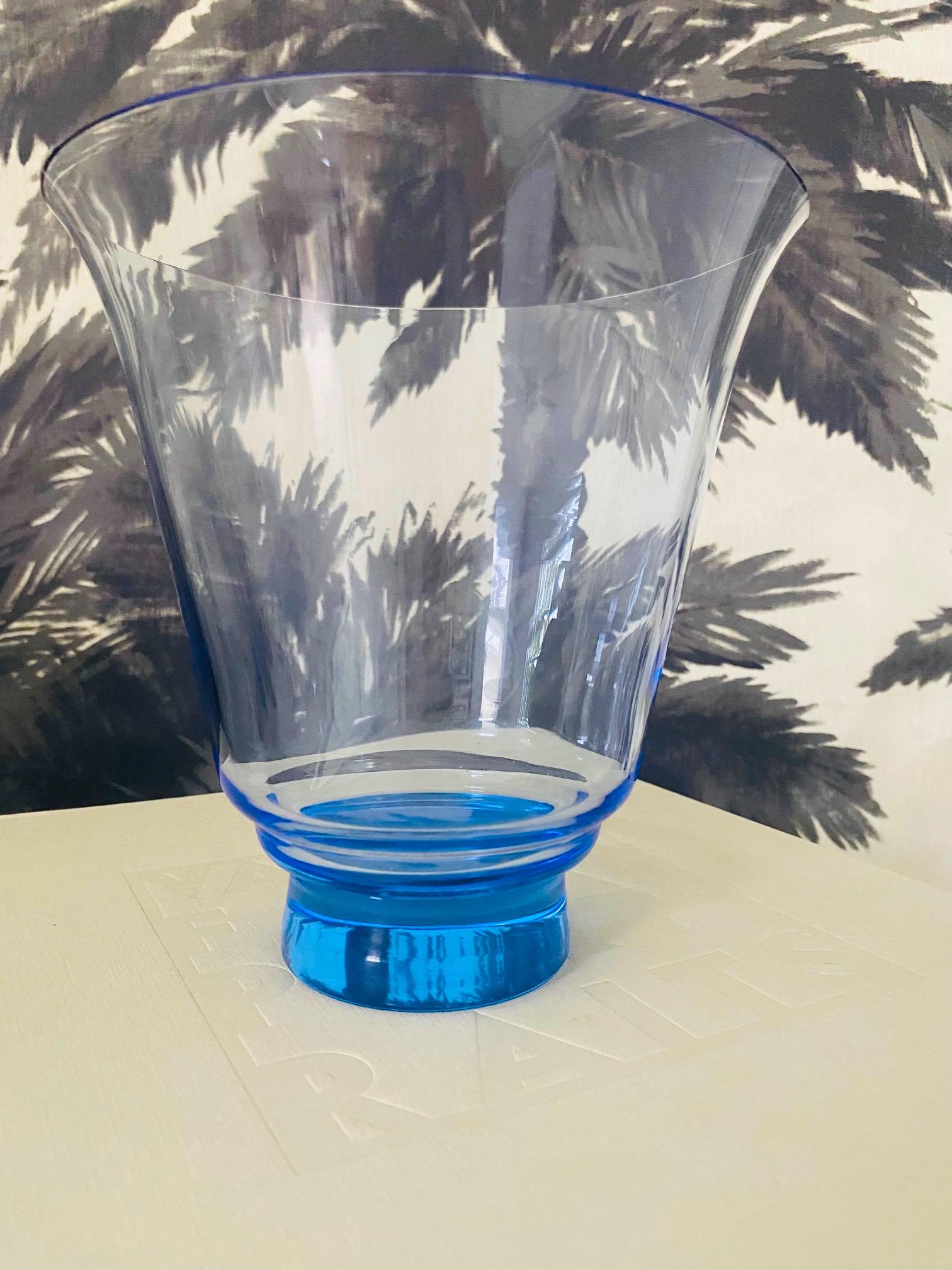 Art Deco Crystal Vase in Electric Blue, Czech Republic, c. 1940s For Sale 4