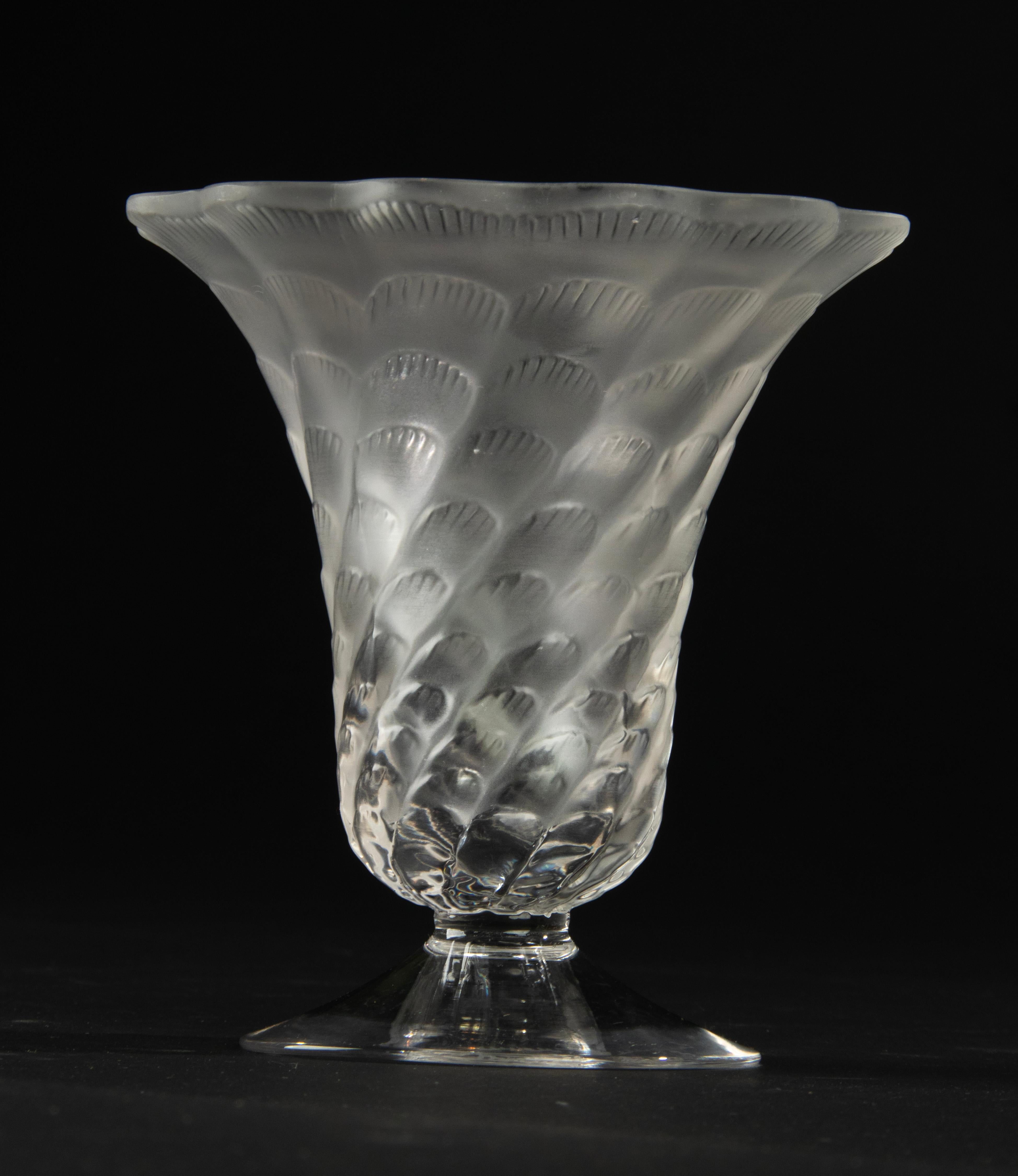Mid-Century Modern Crystal Vase, Lalique, France For Sale 7