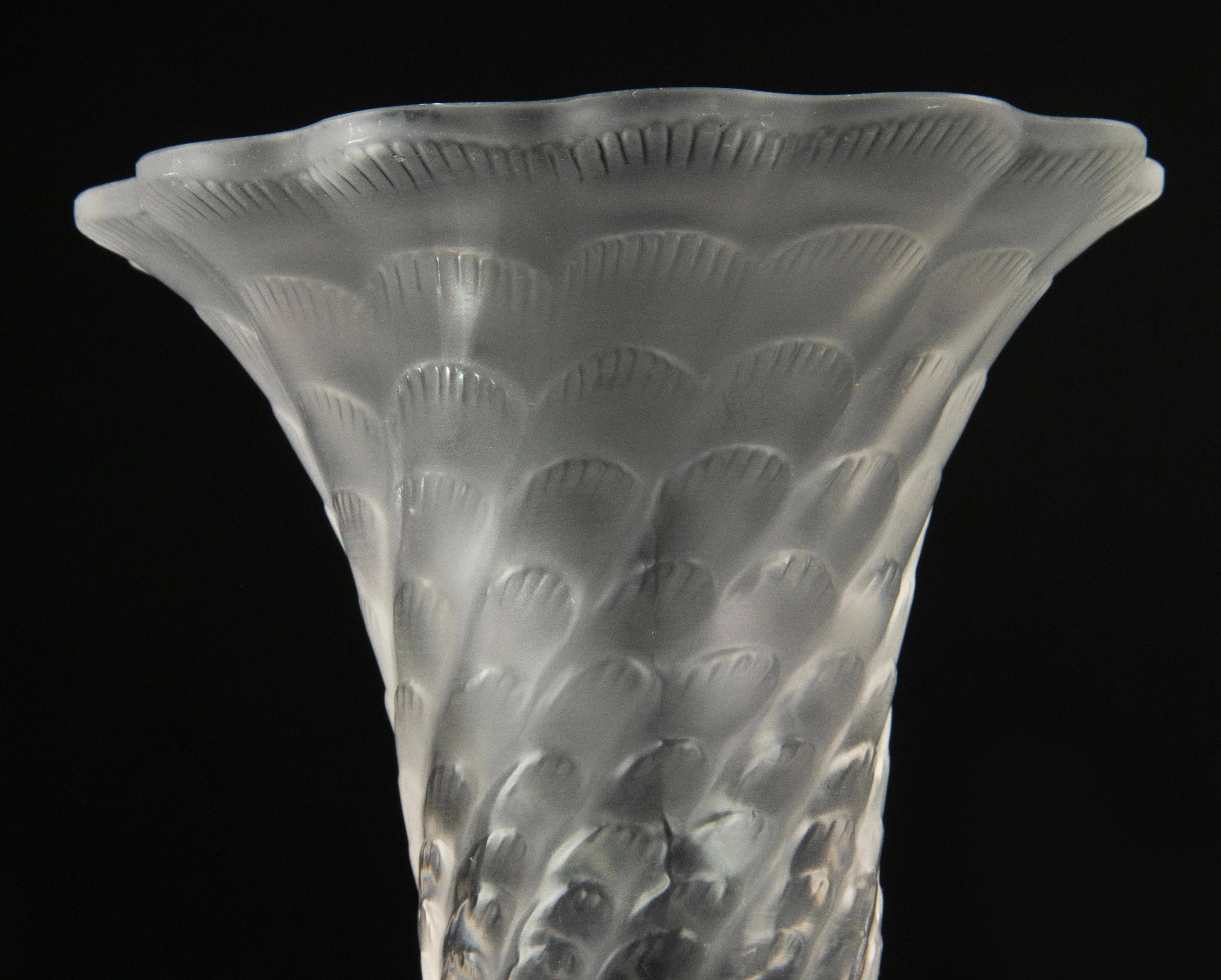 Hand-Crafted Mid-Century Modern Crystal Vase, Lalique, France For Sale