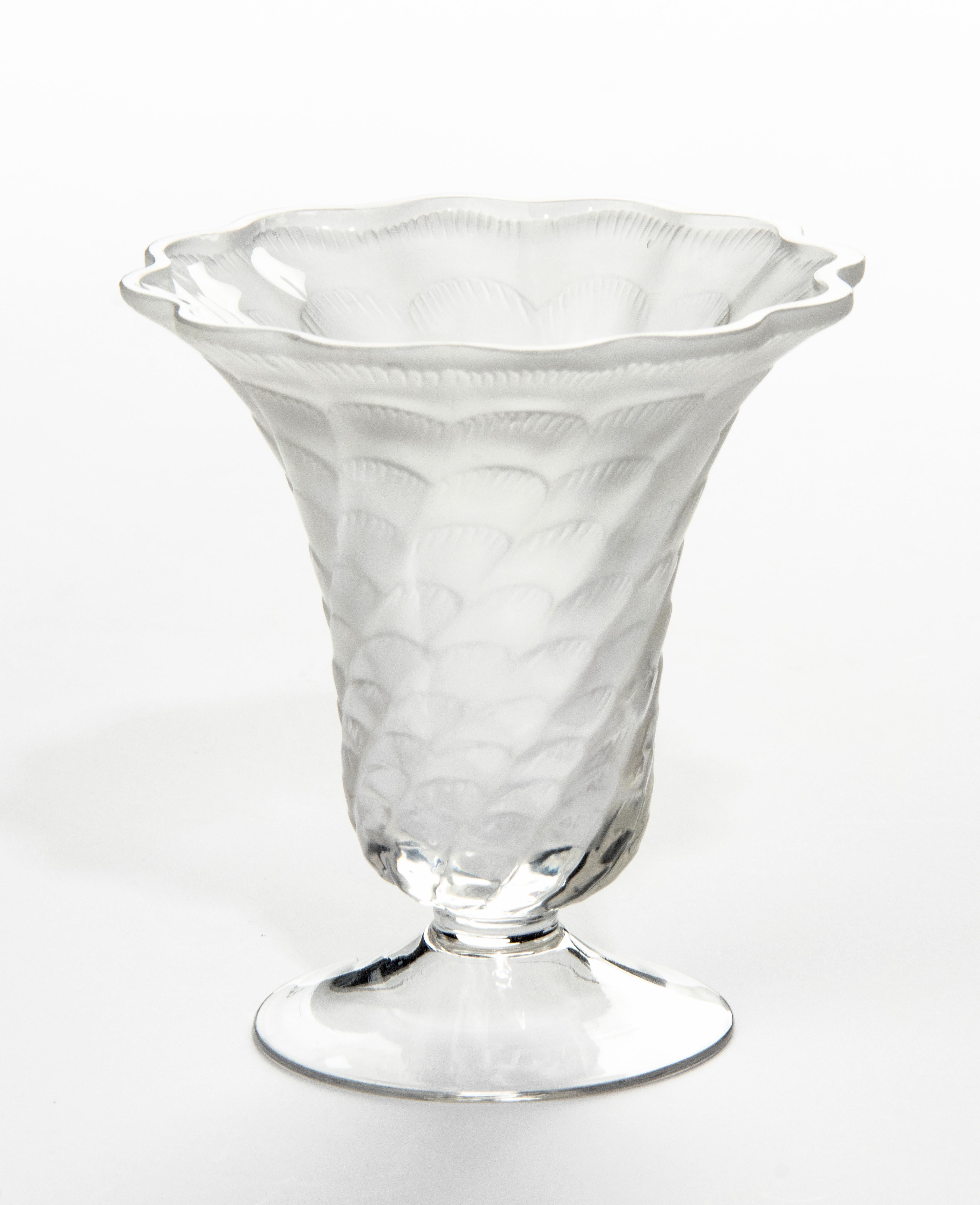 Mid-Century Modern Crystal Vase, Lalique, France For Sale 1