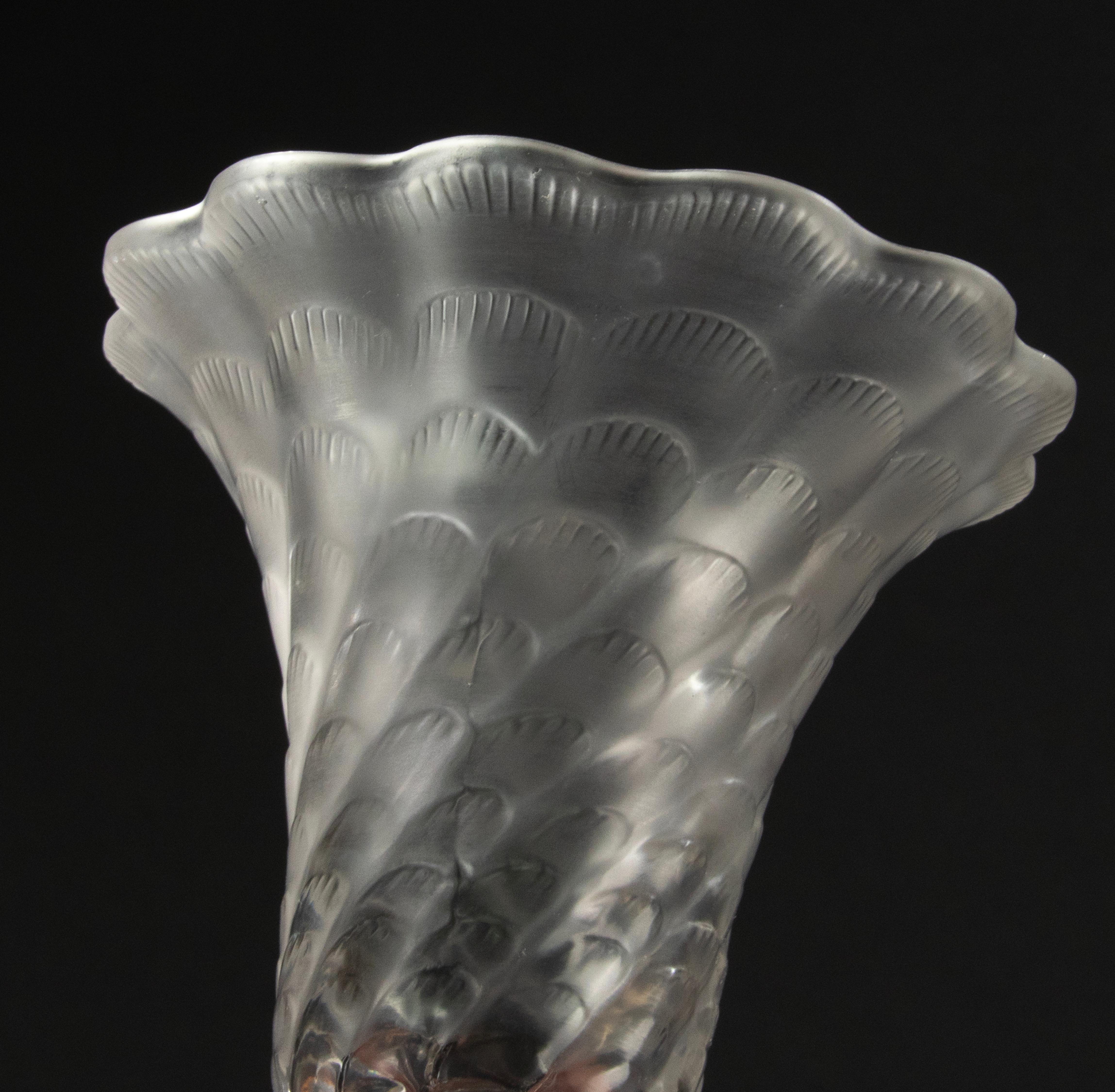 Mid-Century Modern Crystal Vase, Lalique, France For Sale 2