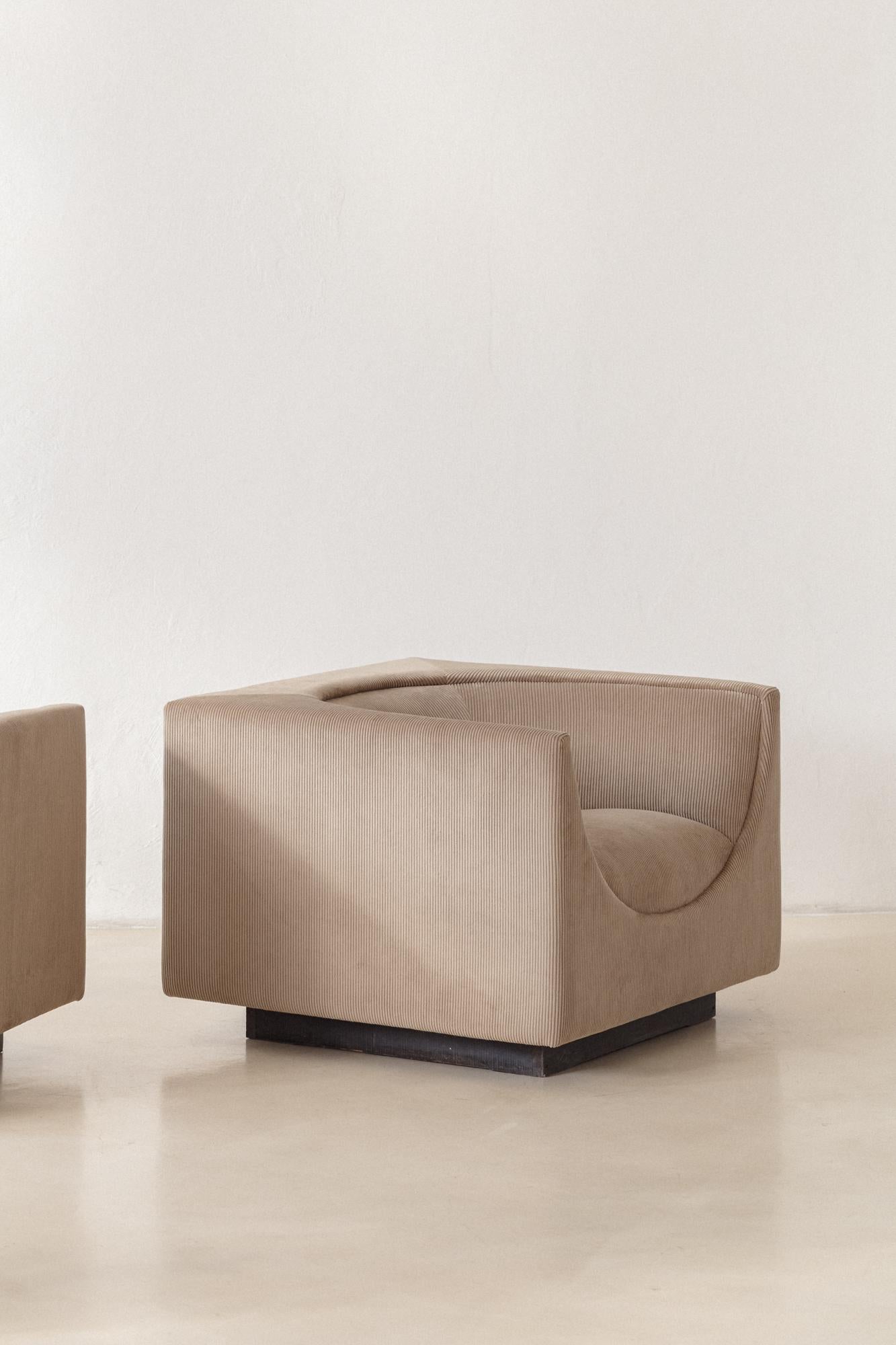 Mid-Century Modern Cube Armchairs by Brazilian Designer Jorge Zalszupin, 1970s For Sale 3