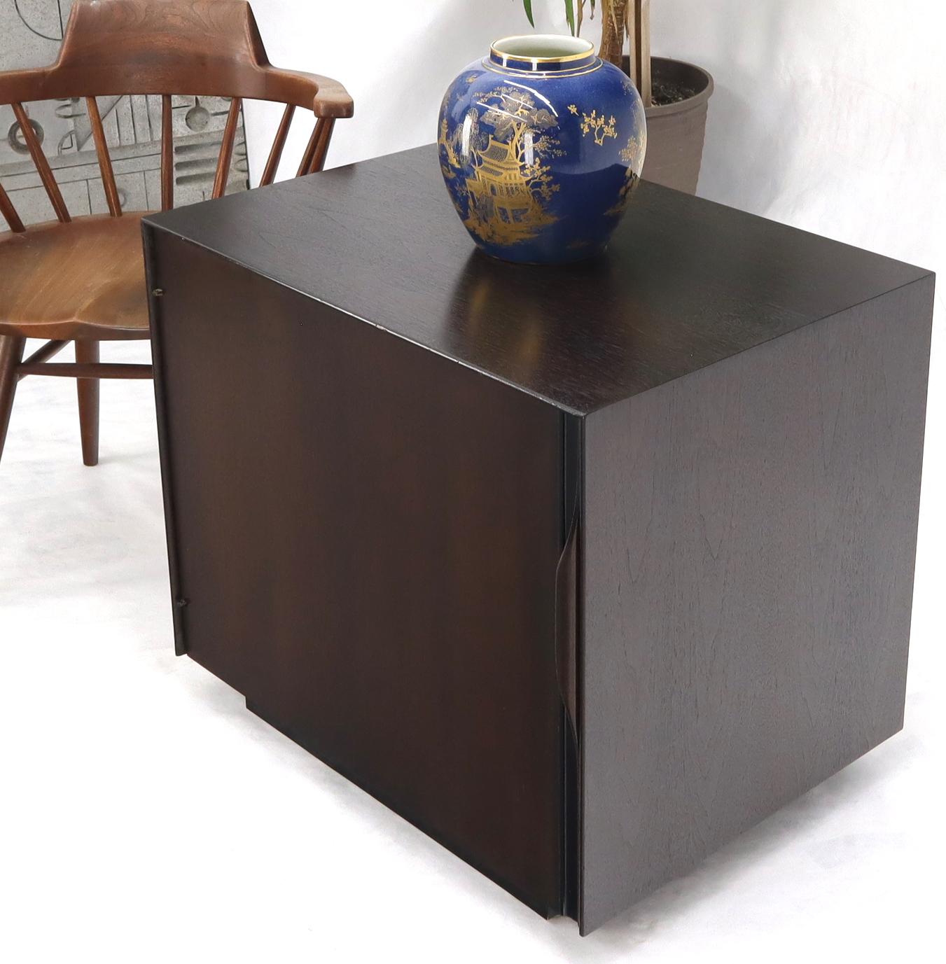 Mid-Century Modern Cube Shape Compact Liquor Cabinet End Table Espresso Finish For Sale 6