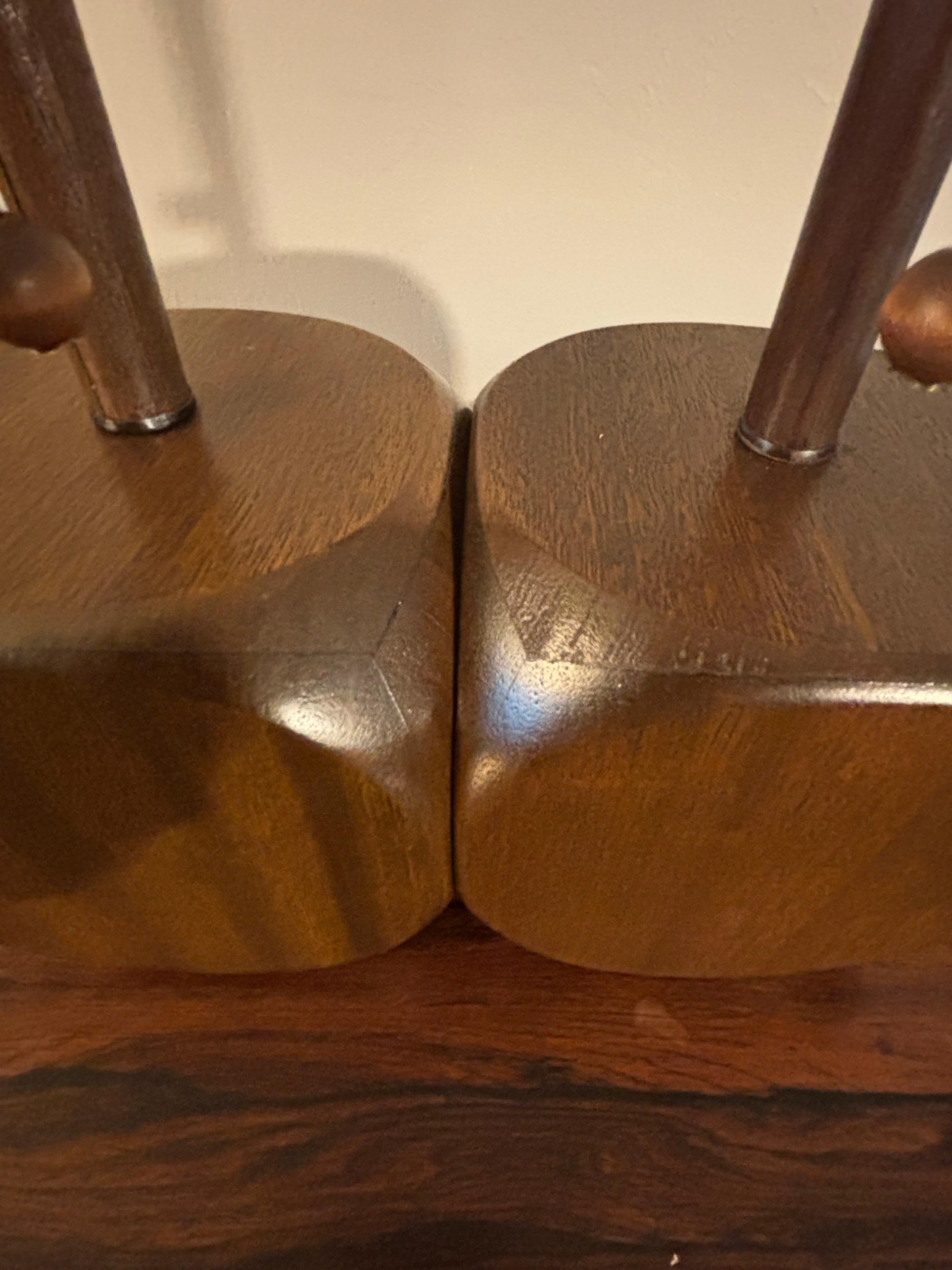 Pareja de lámparas de sobremesa cúbicas de madera modernas de mediados de siglo Estadounidense en venta