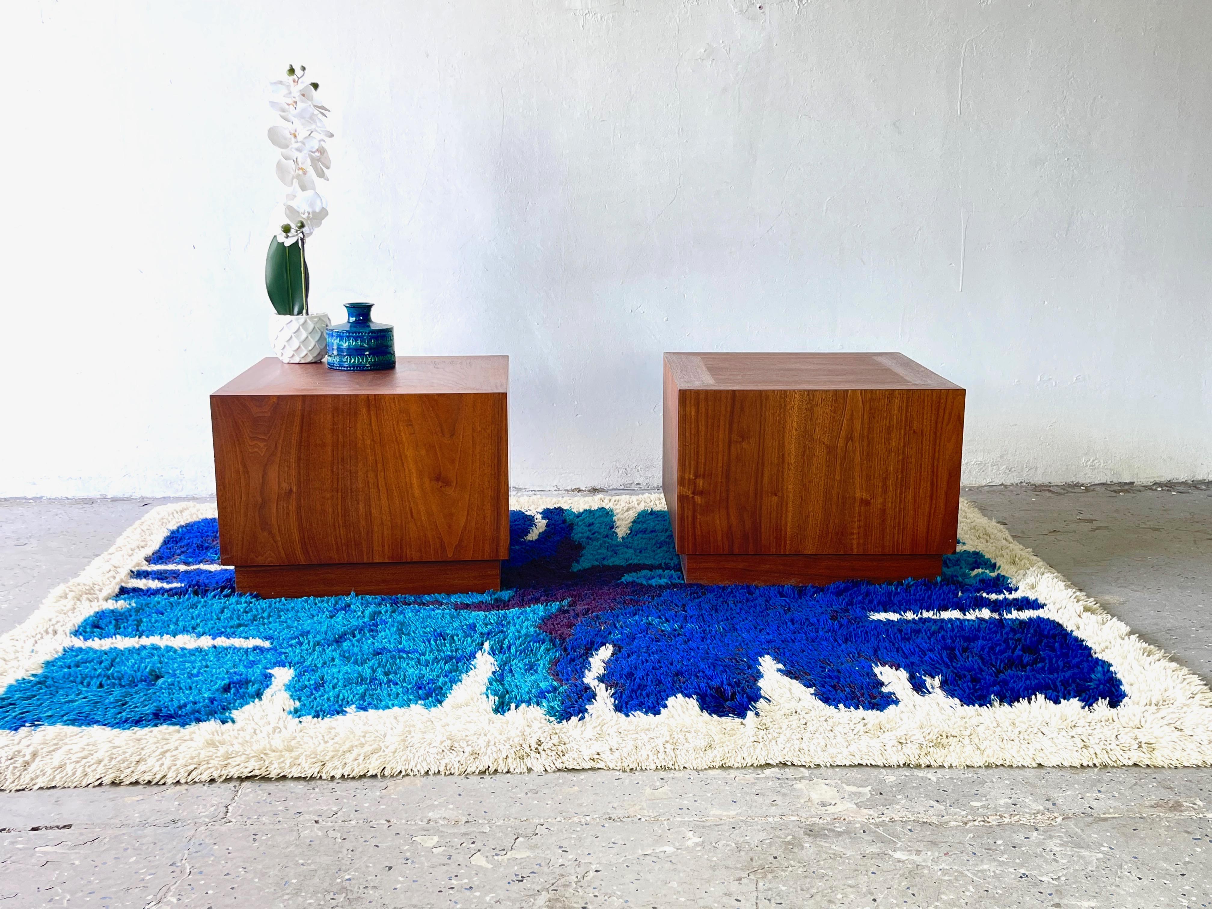 An exceptional pair of striking flame-grained teak cube side tables / end tables. Circa 1960’s

 The wood grain is absolutely stunning in natural light. These gorgeous tables are weight-bearing, structurally sound and ready for decades more of