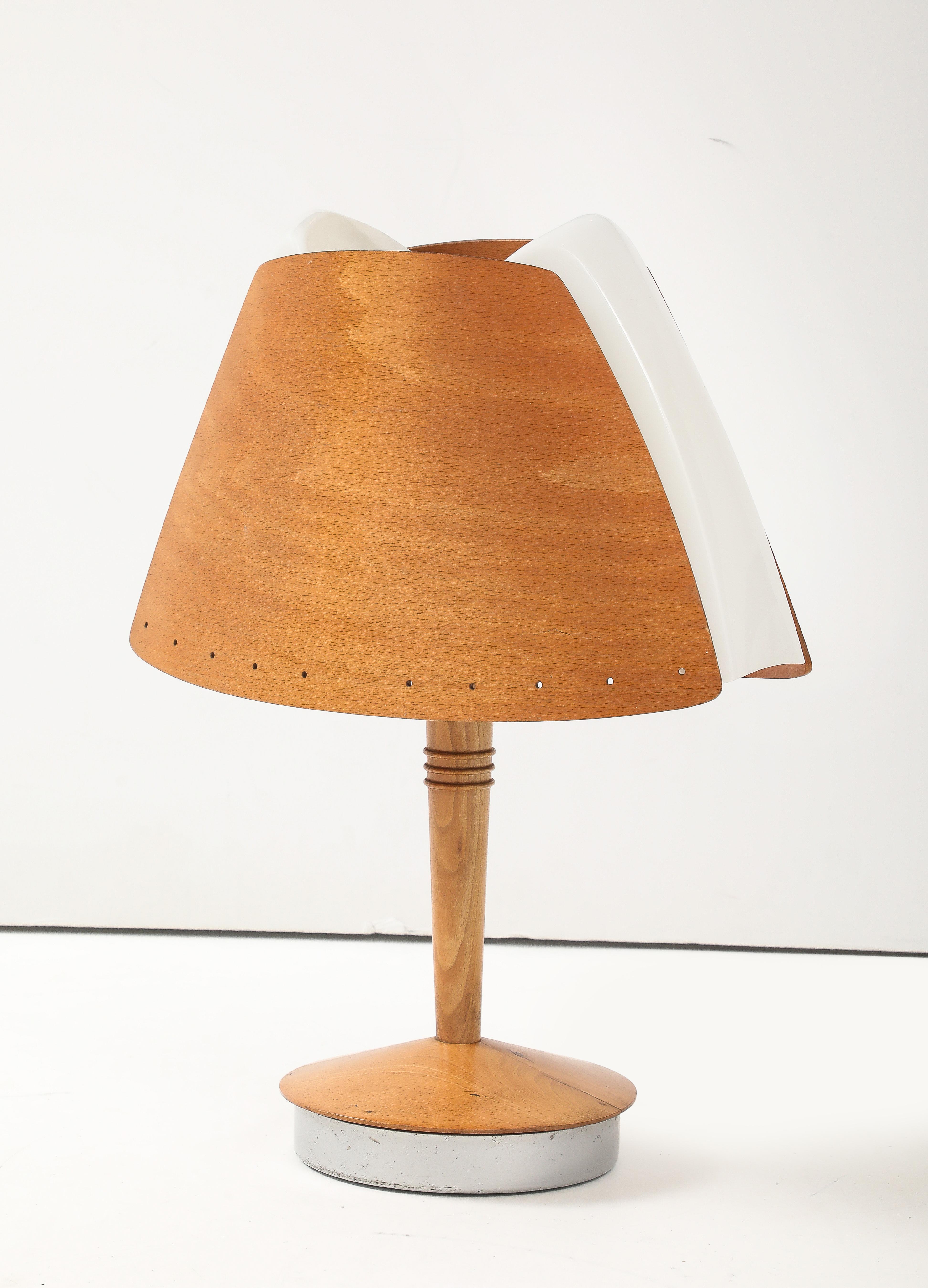 Mid-Century Modern Culot Table Lamp by Soren Eriksen for Lucid, 1980s

It works great as a reading lamp, with its indirect lighting.
