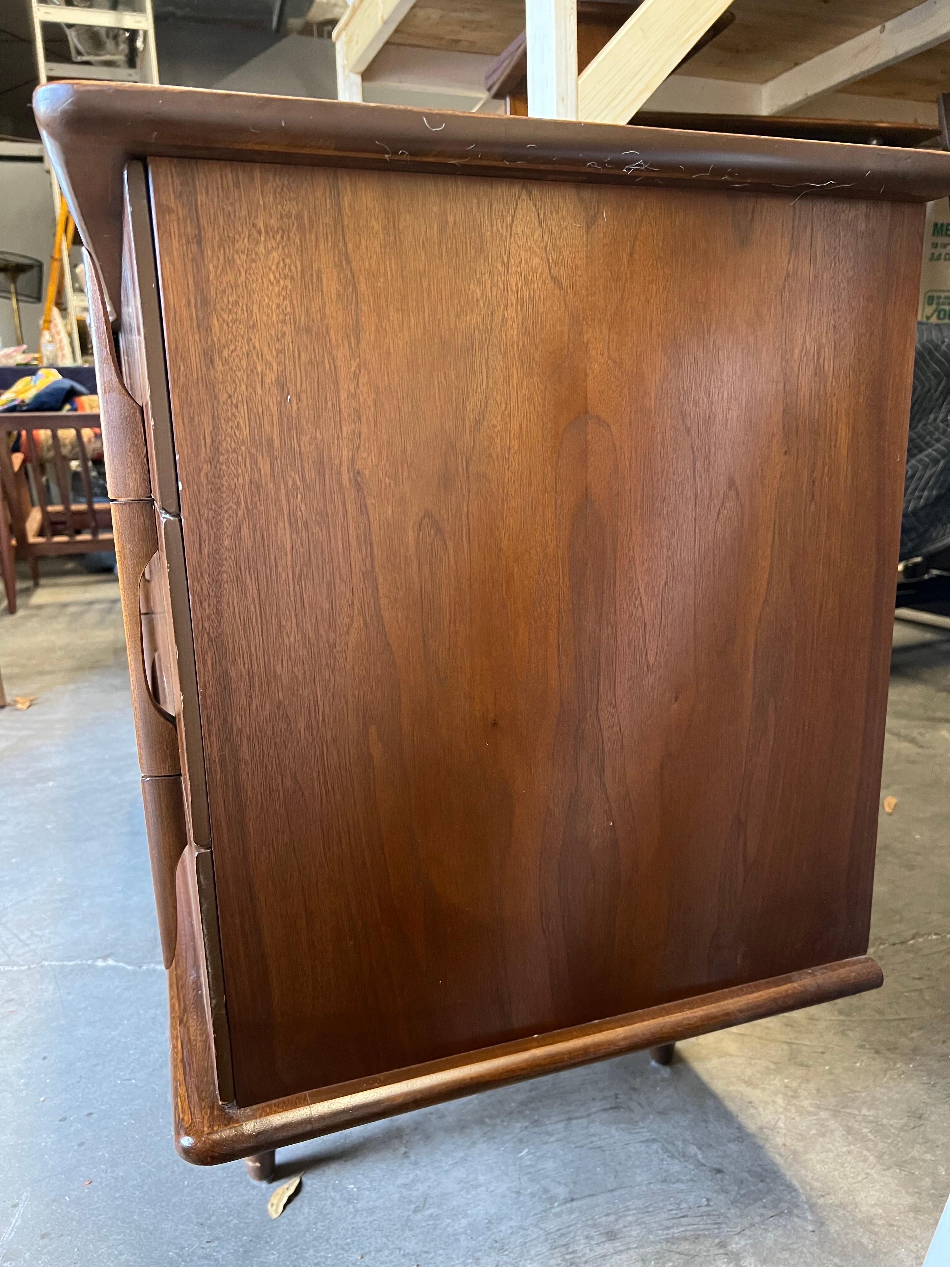 Mid-Century Modern Curved and Sculpted Walnut Lowboy Dresser For Sale 8