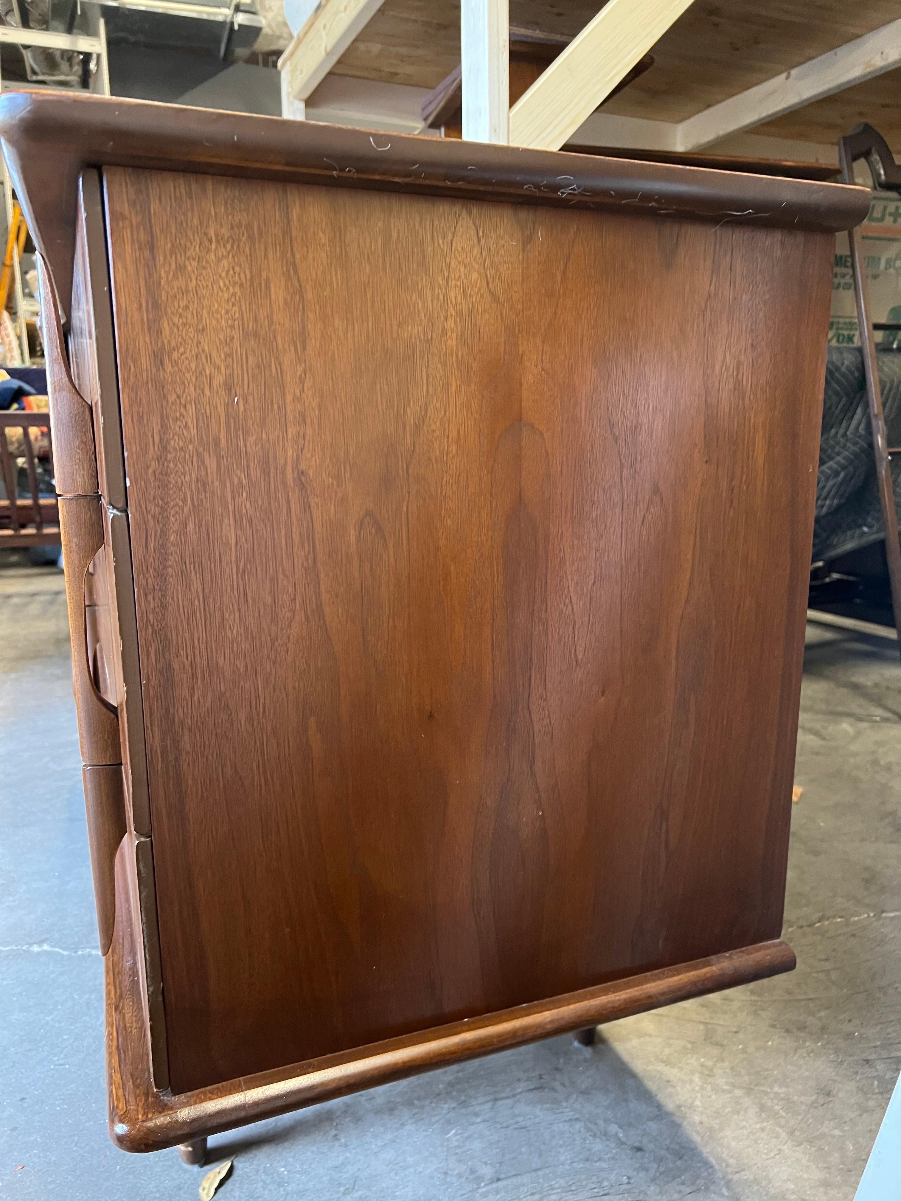 Mid-Century Modern Curved and Sculpted Walnut Lowboy Dresser For Sale 9