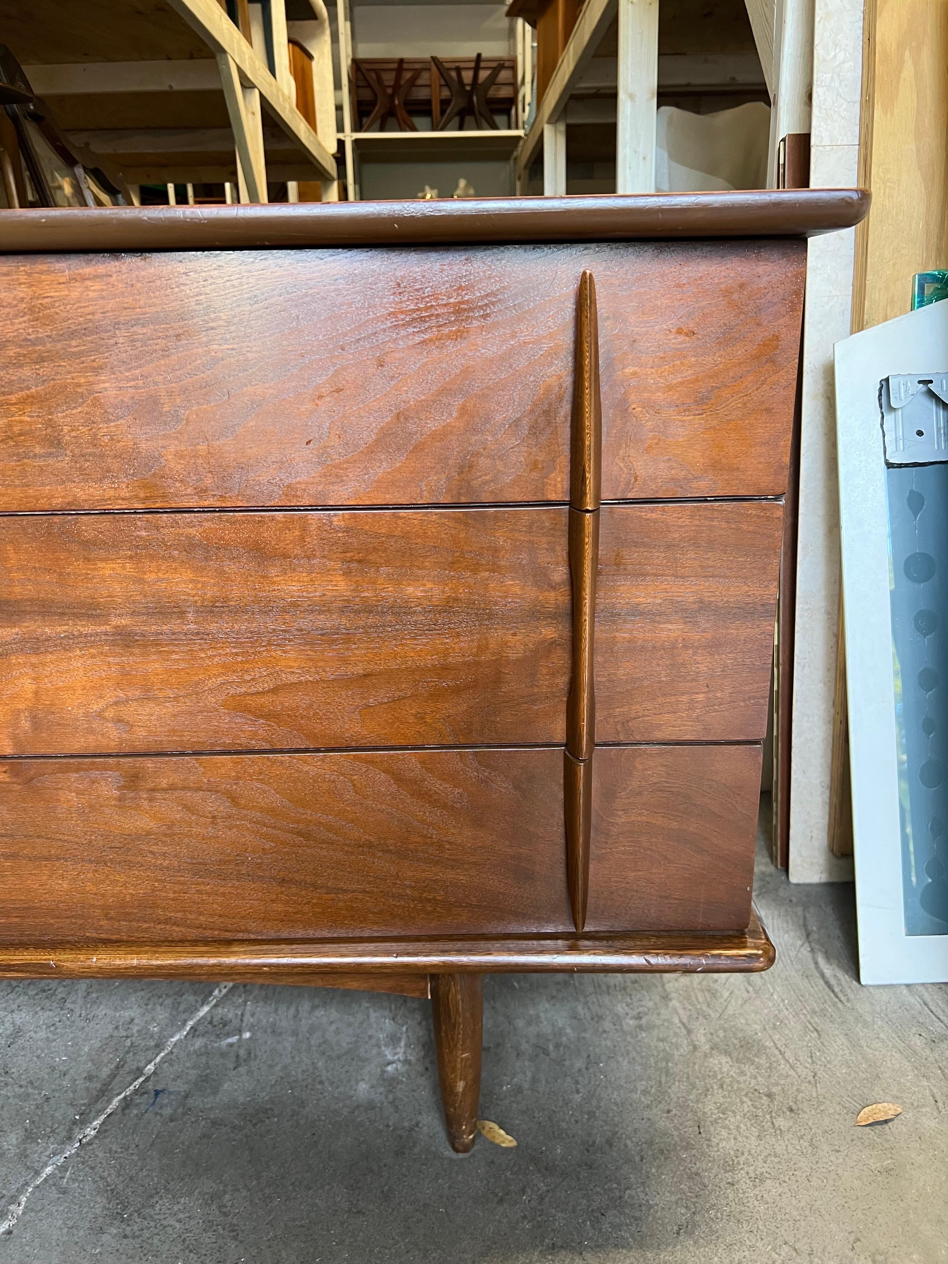 Mid-20th Century Mid-Century Modern Curved and Sculpted Walnut Lowboy Dresser For Sale