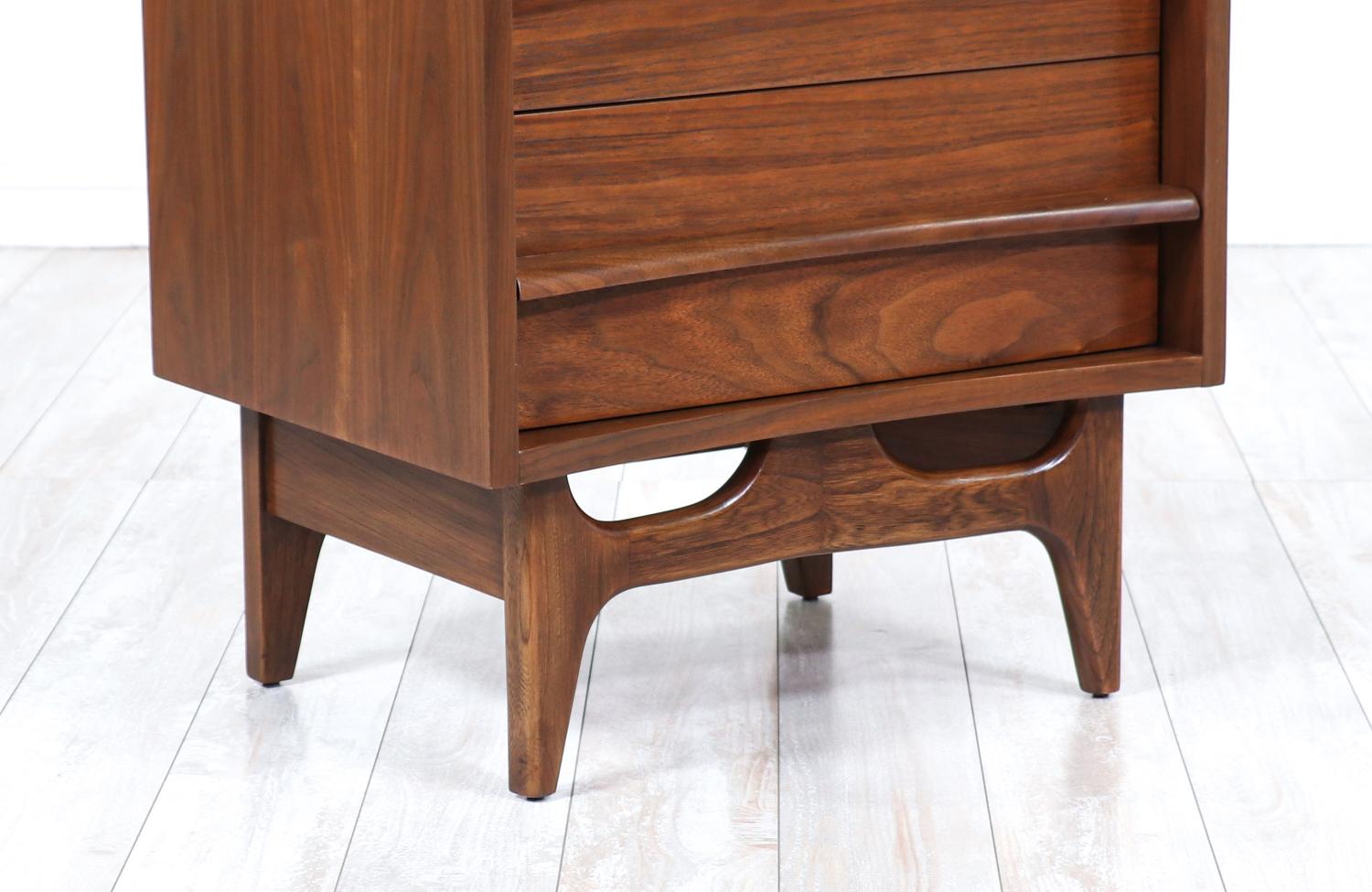 Wood Mid-Century Modern Curved-Front Walnut Nightstands by United Furniture
